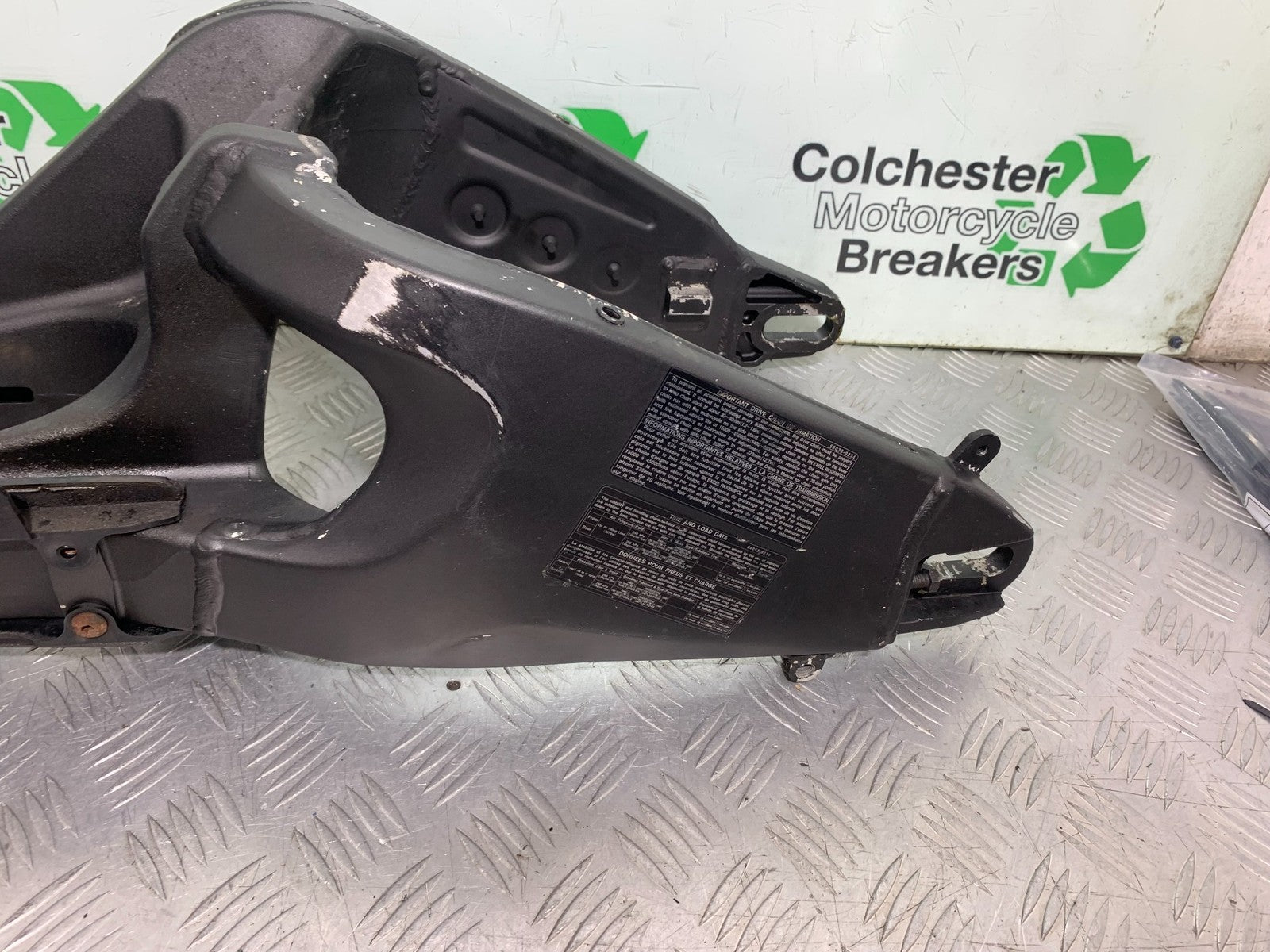 KAWASAKI ZX10R ZX10 R SWINGARM  2008-2010 (CMB1301)