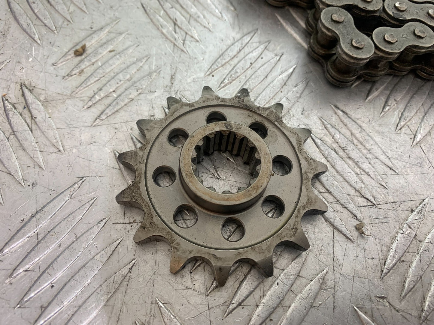 DUCATI 848 CHAIN AND FRONT SPROCKET   YEAR 2008-2010 (CMB1323)