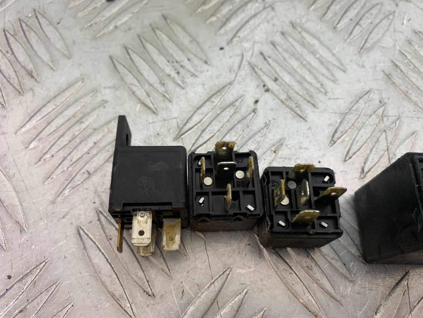 TRIUMPH T509 SPEED TRIPLE RELAYS YEAR 1997-1998 (CMB1144)
