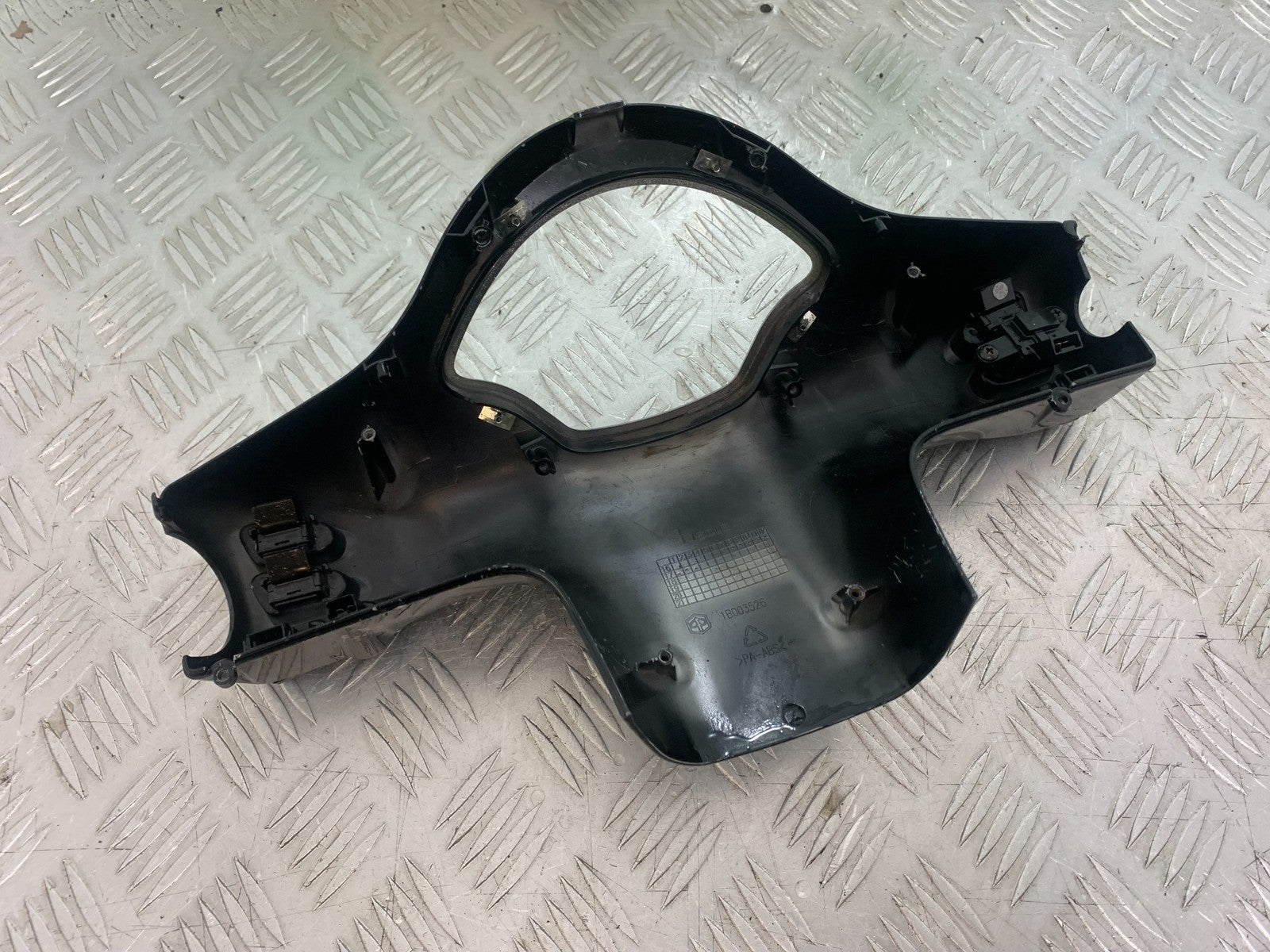 PIAGGIO VESPA GTS 125  SWITCHES AND PANEL YEAR 2009-14  (CMB1261)
