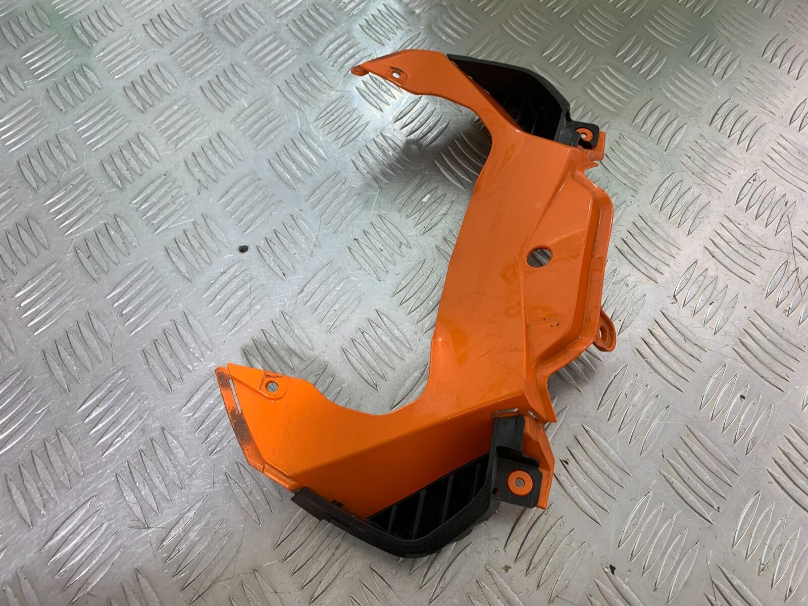 HONDA CBR500R CBR 500 R RIGHT SEAT PANEL JOINER  YEAR 2016 (CMB1066)