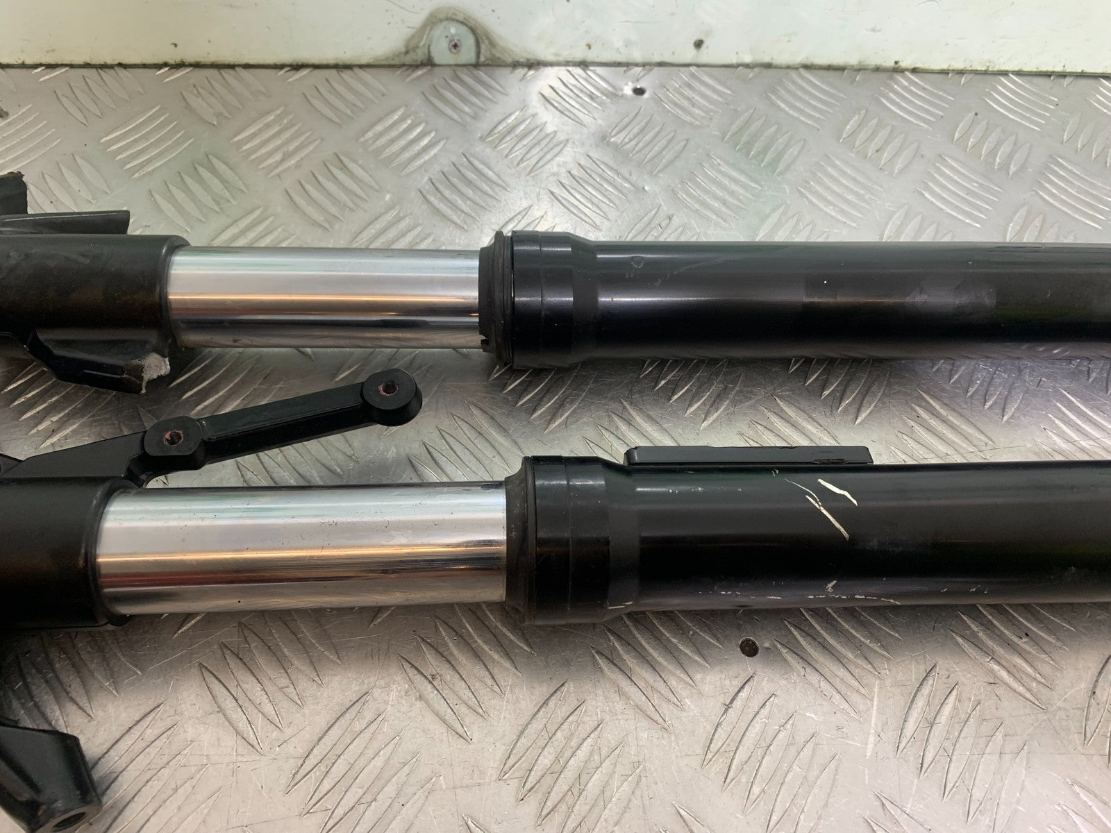 DUCATI 937 MONSTER FORKS (DAMAGED) YEAR 2021-2024 (CMB1270)