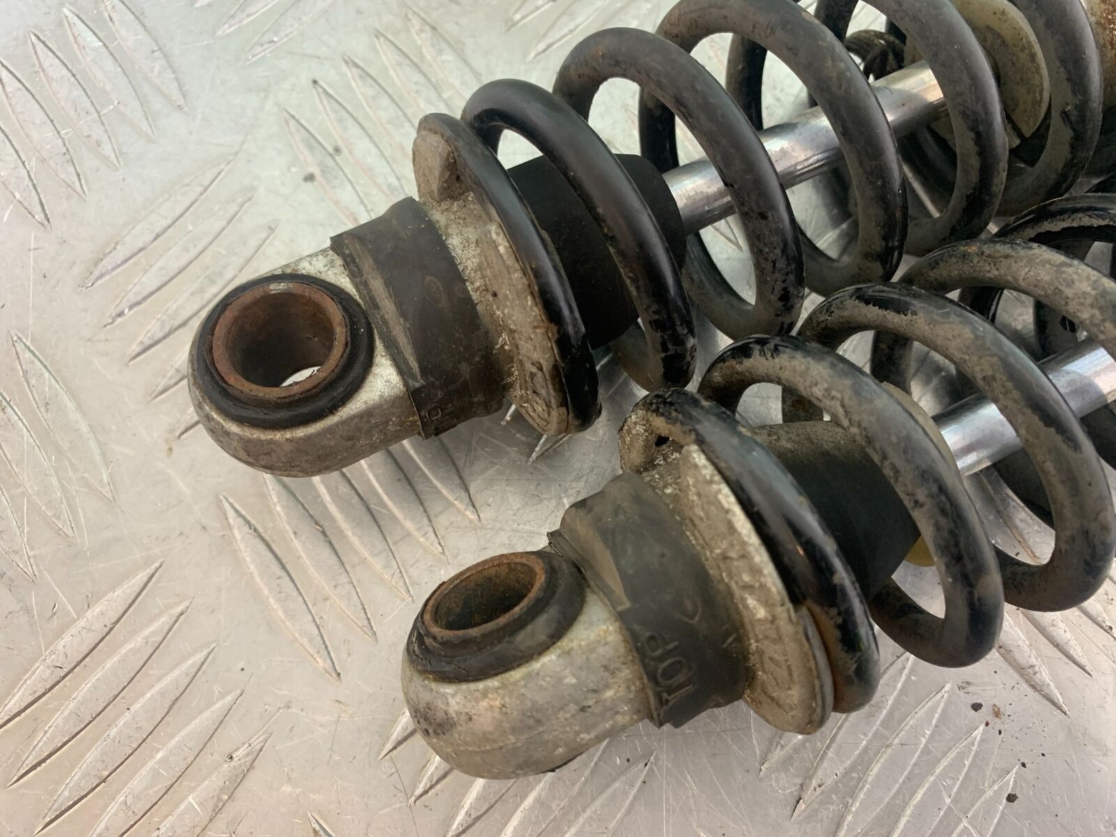 HONDA CX500 CX 500 REAR SHOCKS  YEAR 1980 (CMB1131)
