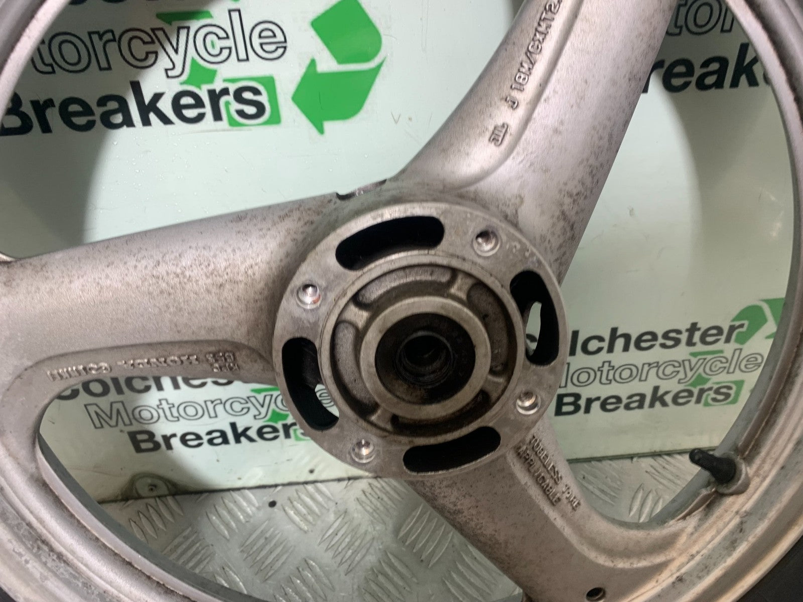 HONDA XL125 VARADERO FRONT WHEEL   YEAR 2001-2006  (CMB1210)