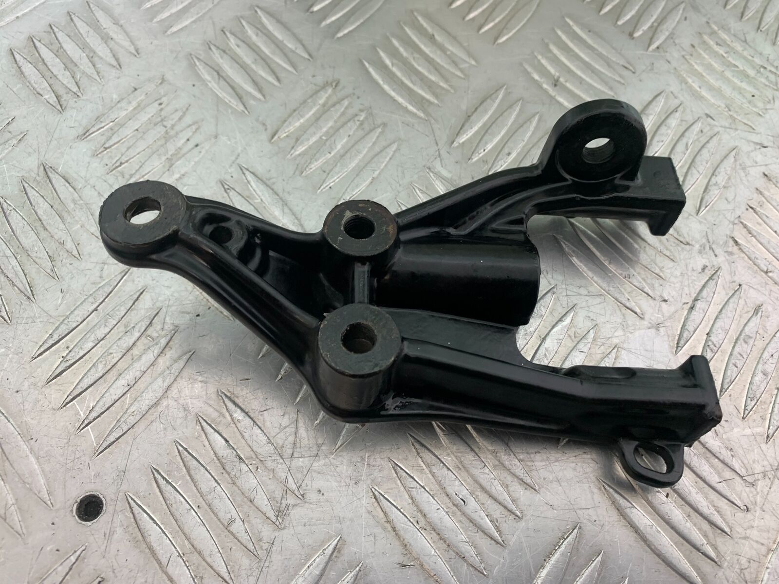 TRIUMPH THUNDERBIRD 1600 RIGHT HANGER   YEAR 2011 (CMB1107)