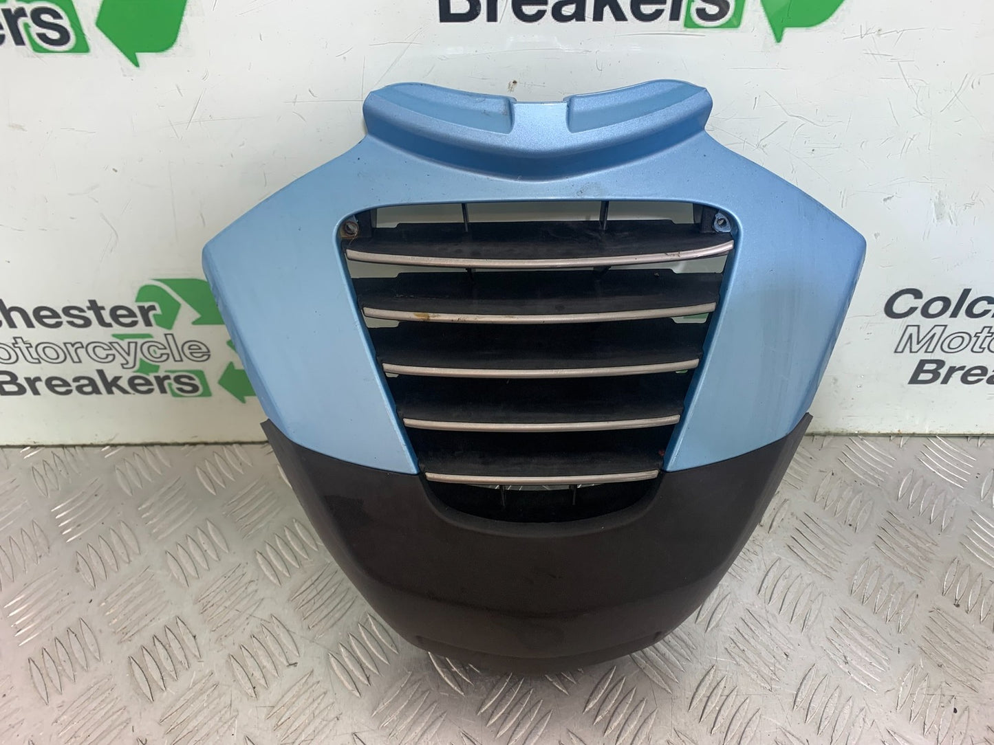 PIAGGIO MP3 250 ie FRONT GRILL PANEL  YEAR 2007 (CMB1307)
