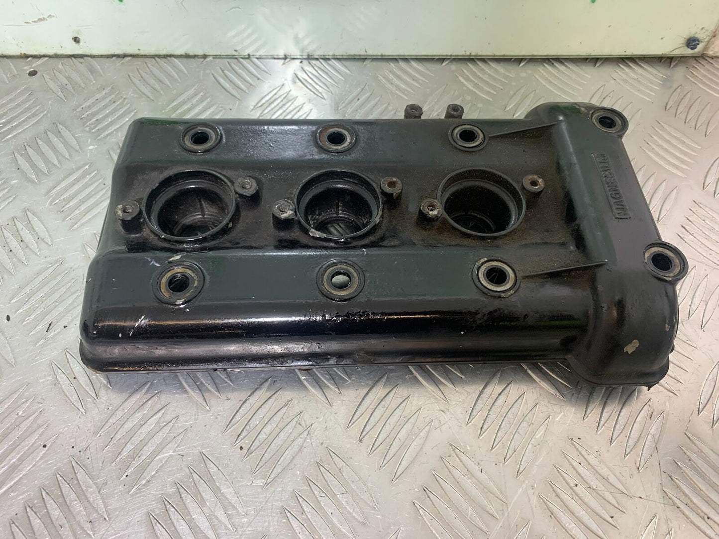 TRIUMPH 955i SPRINT ST ROCKER COVER   YEAR 1999-2004 (STOCK 735)