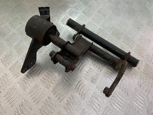 PIAGGIO VESPA GT125 L ENGINE MOUNT  YEAR 2003 (CMB1300)
