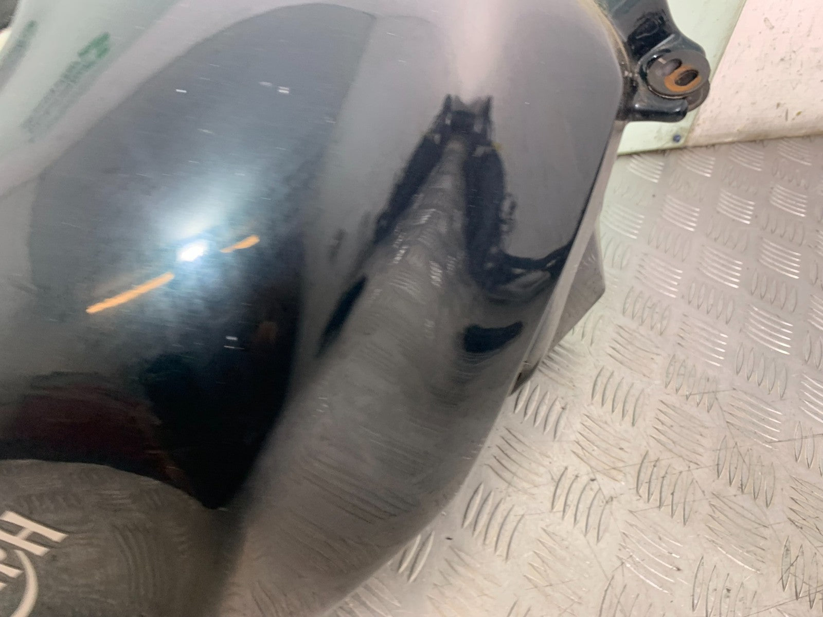 TRIUMPH 955i SPRINT ST PETROL TANK YEAR 1999-04 (CMB1230)