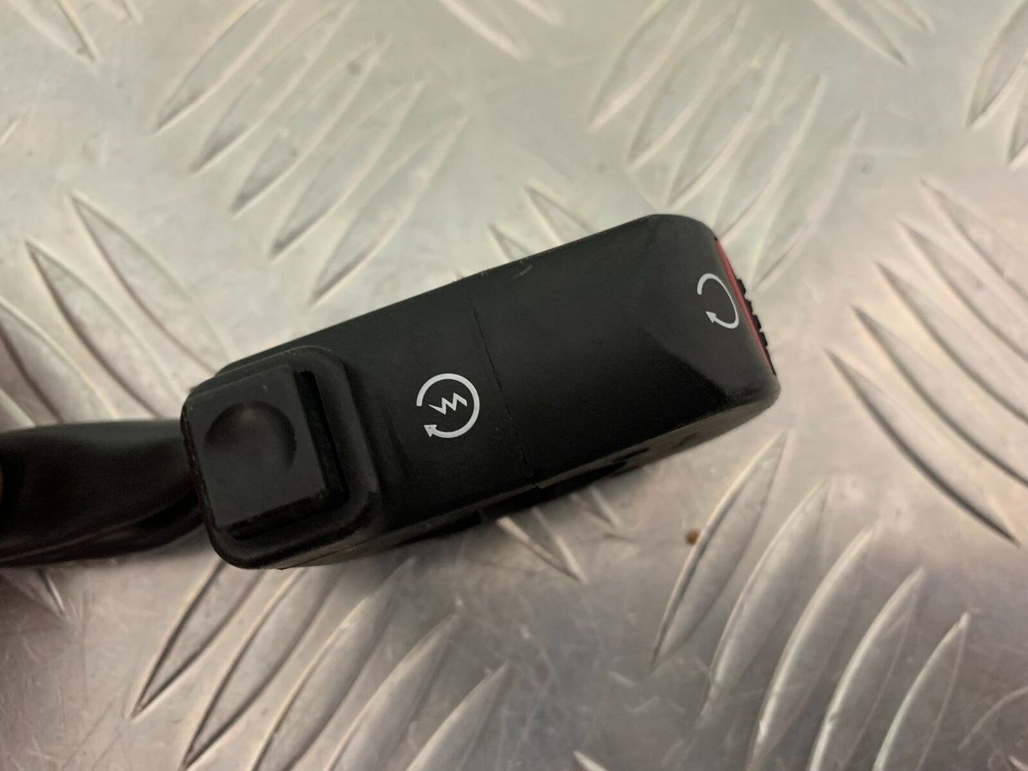 HONDA CBR1000 rr FIREBLADE RIGHT SWITCH GEAR YEAR 2008-2011 (STOCK 986)