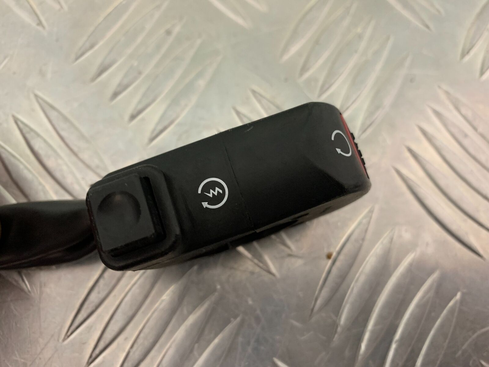 HONDA CBR1000 rr FIREBLADE RIGHT SWITCH GEAR YEAR 2008-2011 (STOCK 986)