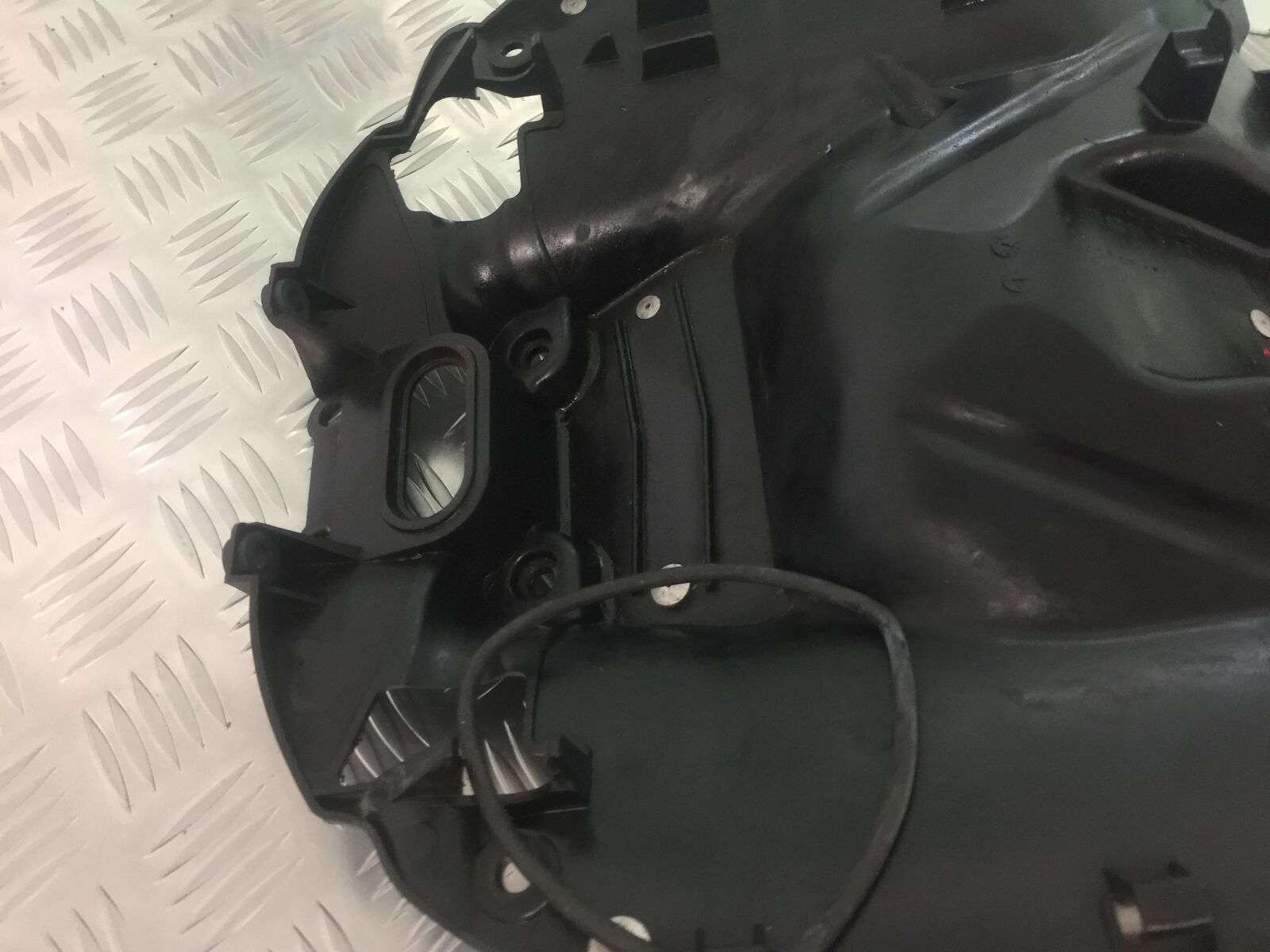 HONDA VFR800 VFR 800 V-TEC UNDERTRAY  YEAR 2003 -2009 (STOCK 916)