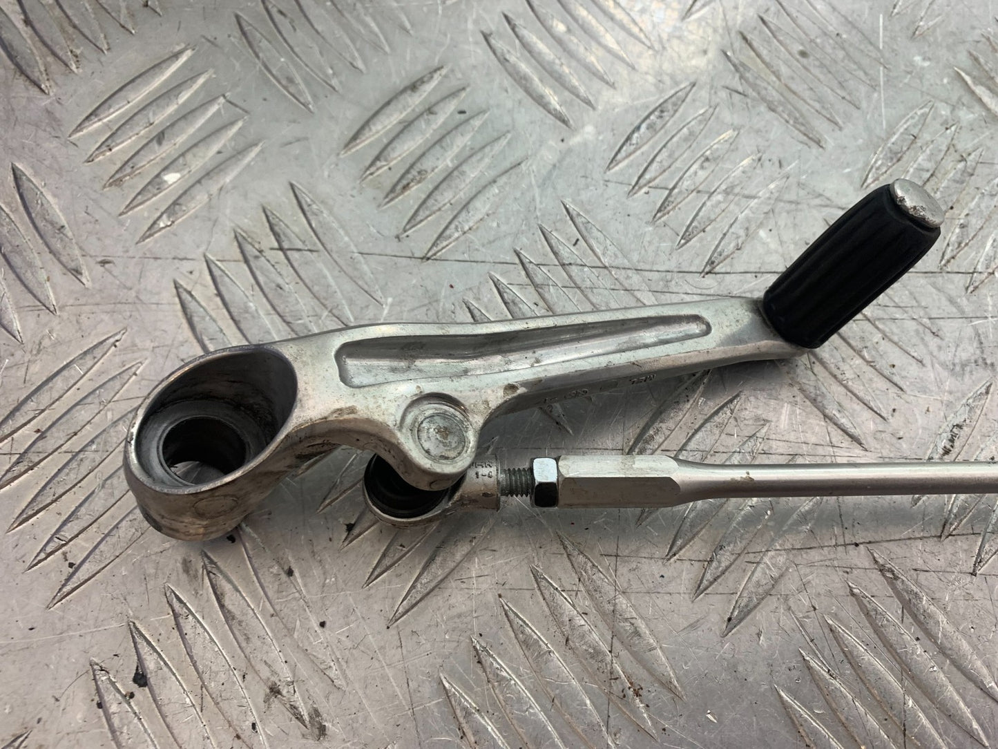 HONDA CBR1000 rr FIREBLADE GEAR LEVER YEAR 2006 (CMB1220)