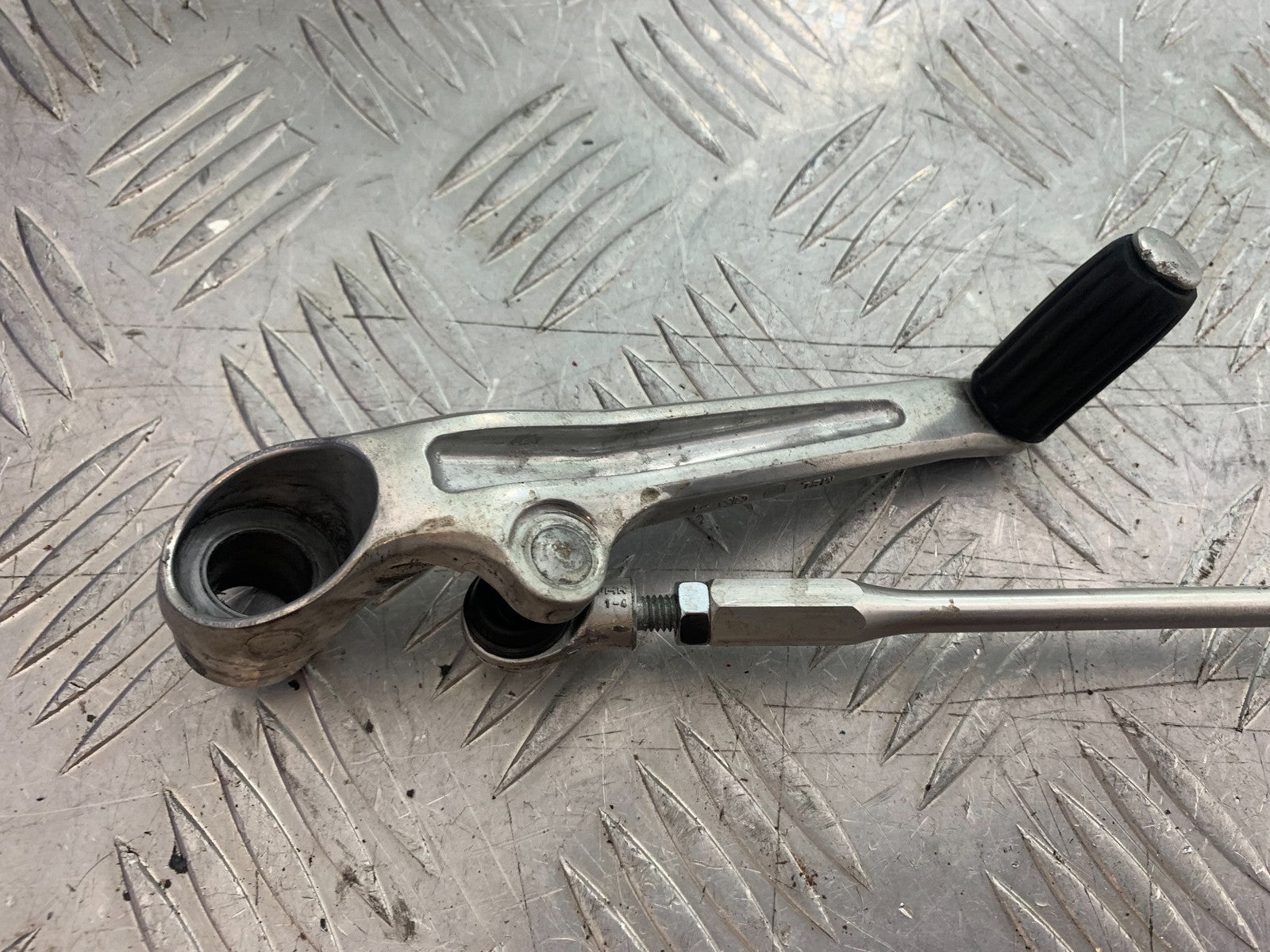 HONDA CBR1000 rr FIREBLADE GEAR LEVER YEAR 2006 (CMB1220)