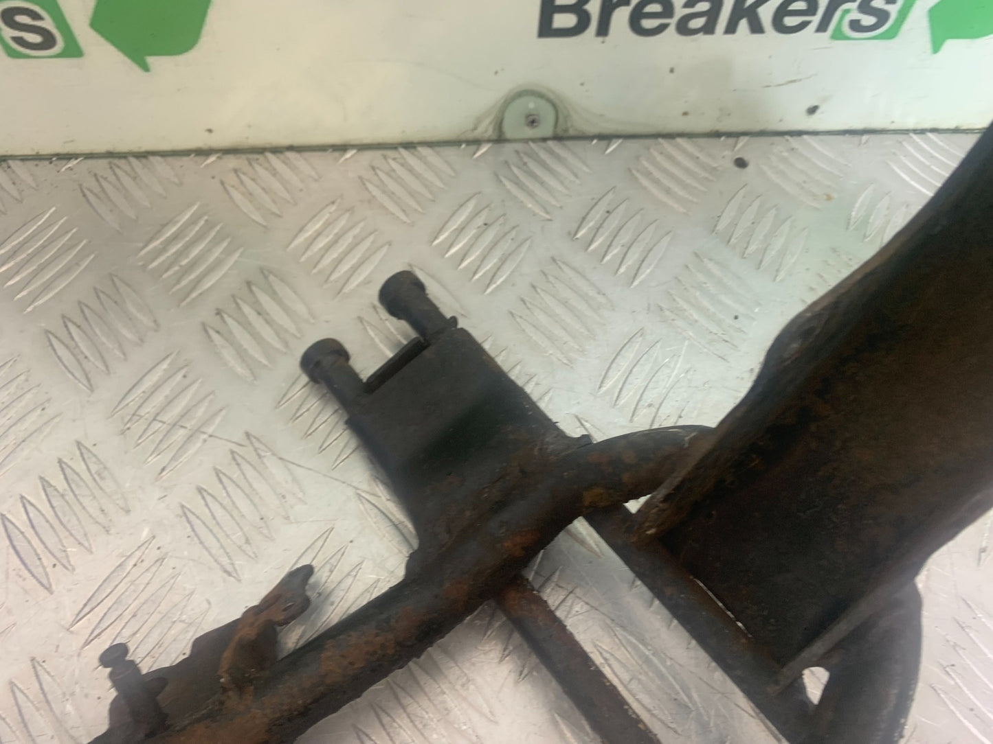 PIONEER XF250 ENGINE BRACKET YEAR 2009 (CMB1143)