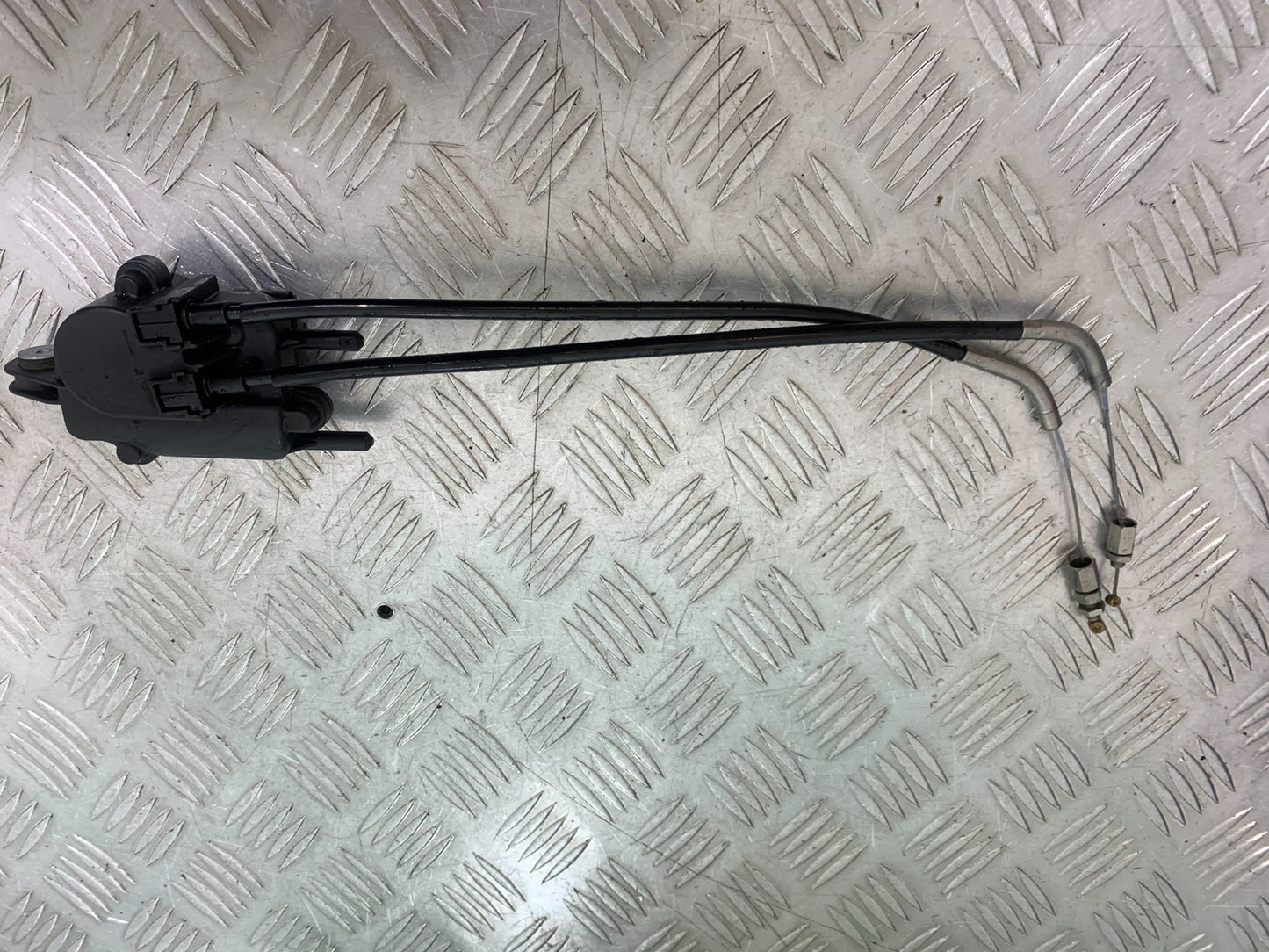 BMW M1000 R SERVO MOTOR AND CABLES   YEAR 2023-2024 (CMB1140)