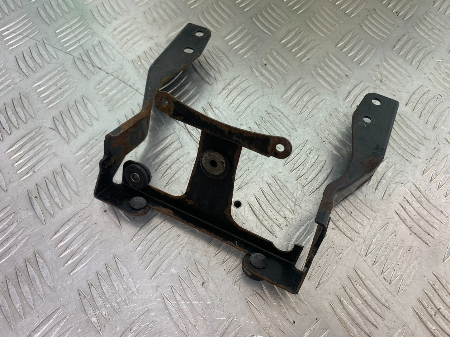 YAMAHA XJR1300 XJR 1300 REAR LIGHT BRACKET  YEAR  1999-2003 (CMB1119)