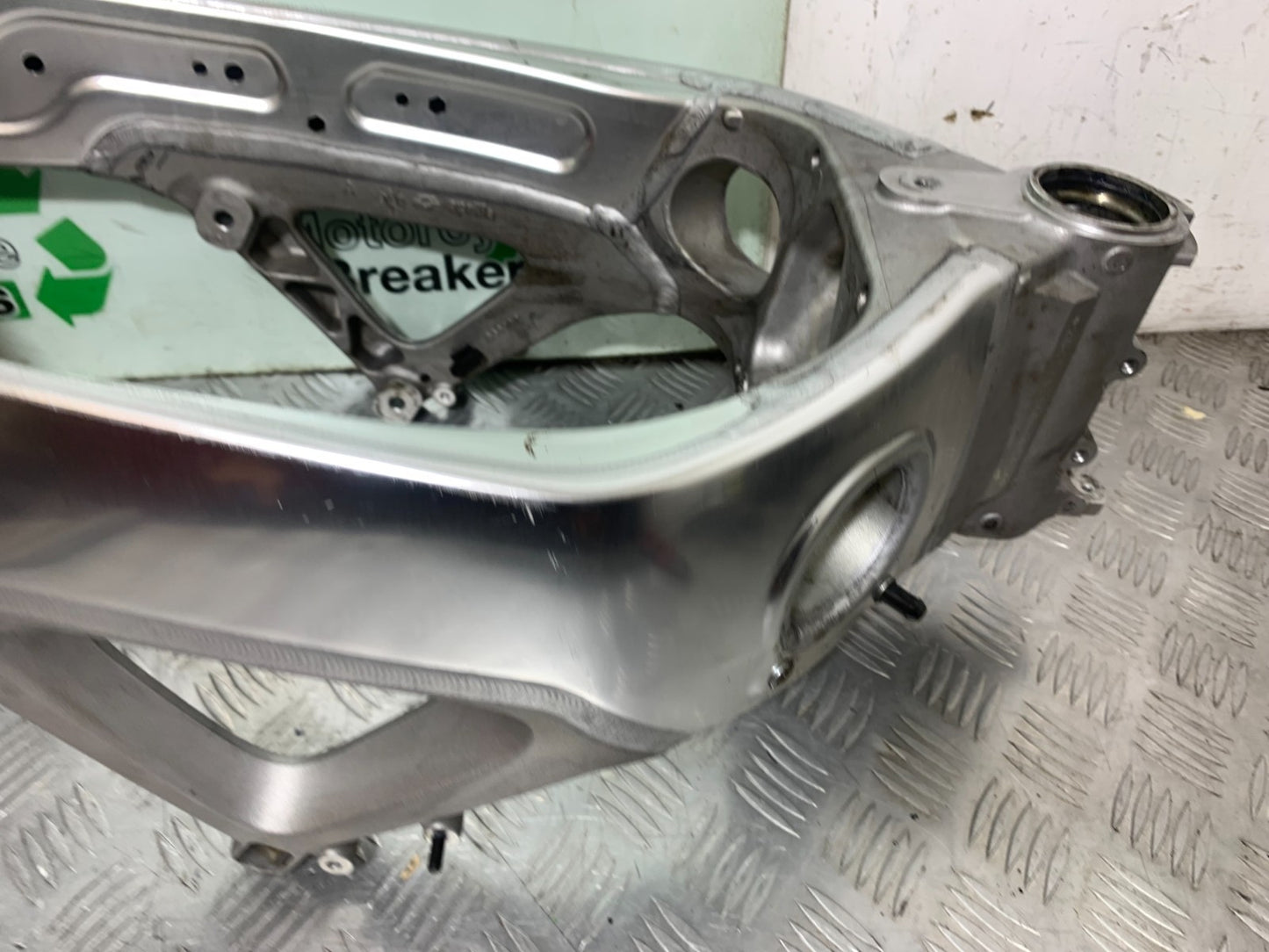 APRILIA TUONO 1000 V4R FRAME REG LOG BOOK YEAR 2011-13  (CMB1331)
