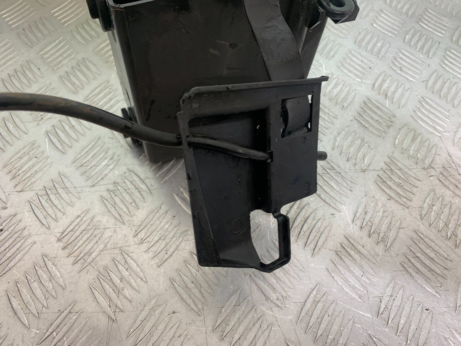 YAMAHA XV1100 XV 1100 VIRAGO BATTERY BOX   1990-1999 (CMB1243)