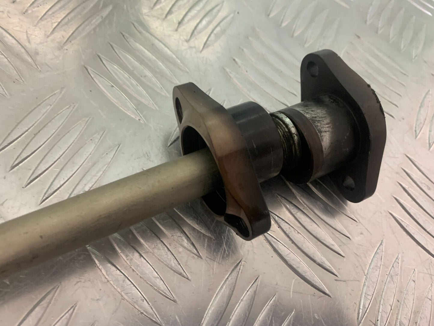 TRIUMPH 675 STREET TRIPLE RX SWINGARM SPINDLE YEAR  2015-17 (STOCK 971)