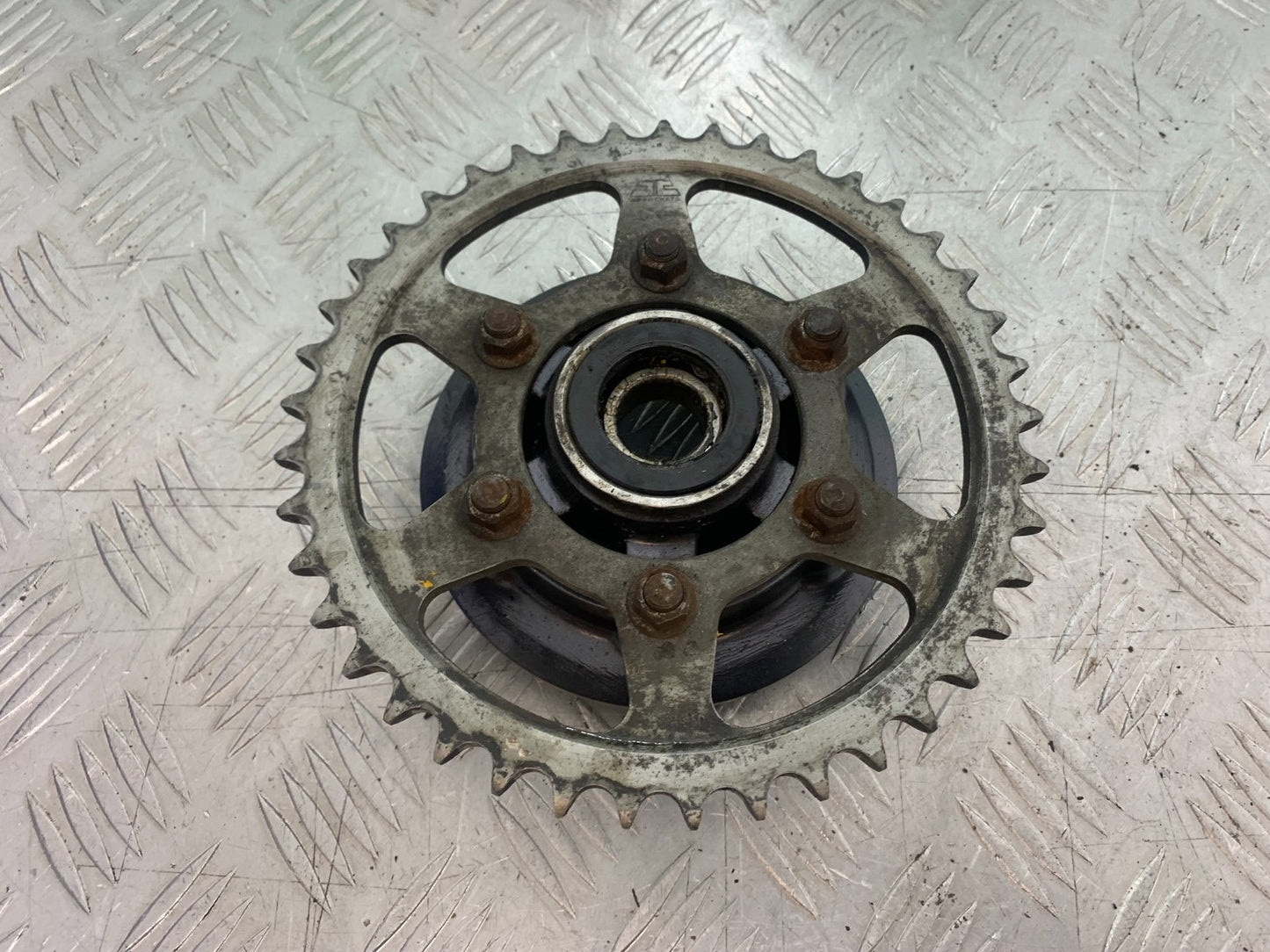 KAWASAKI ZX9R ZX9 C SPROCKET CARRIER  YEAR 1998-99 (CMB1213)