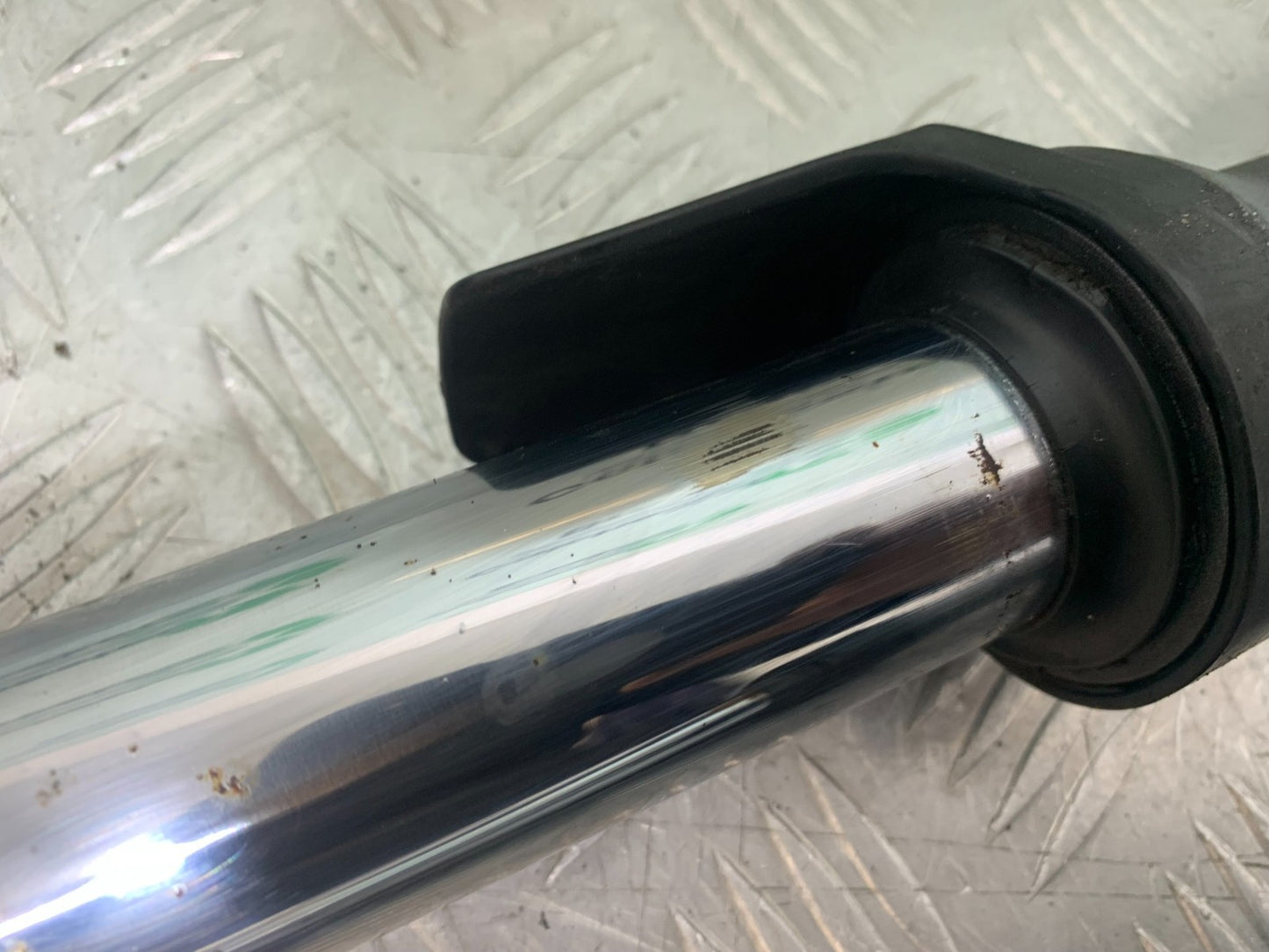 KAWASAKI Z750 Z 750 FORKS  YEAR 2004-2006  (CMB1234)