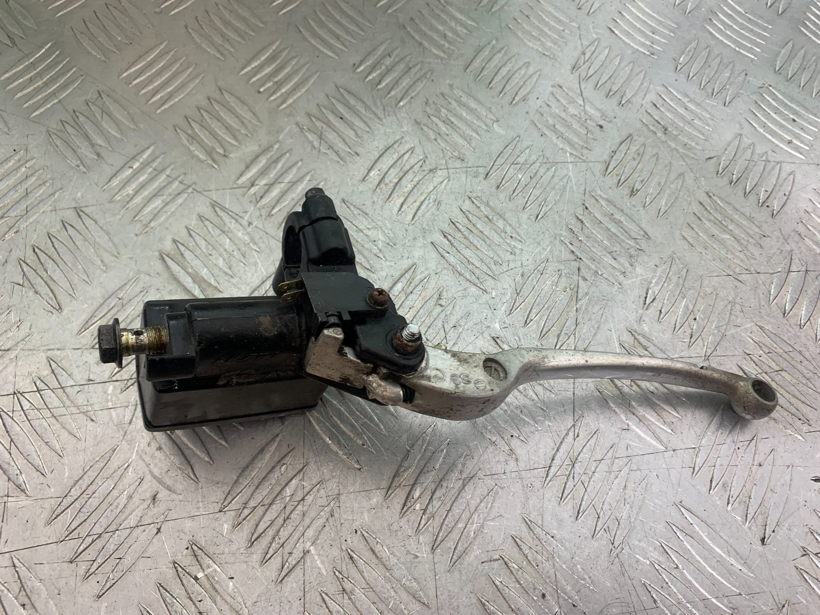 SUZUKI GW250 GW 250 INAZUMA FRONT MASTER CYLINDER  YEAR 2013-2018  (CMB1205)