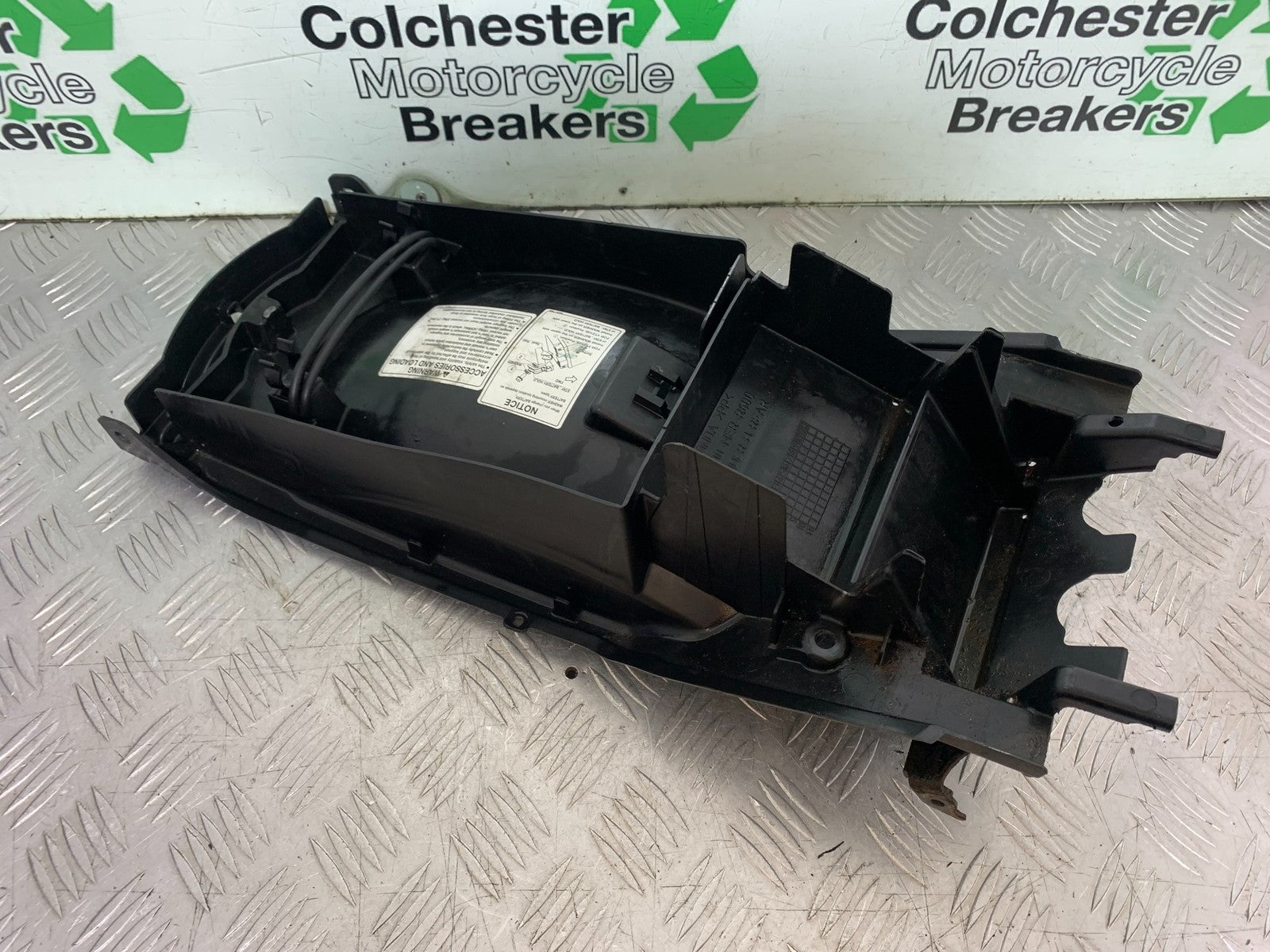 HONDA CBF600 CBF 600 UNDERTRAY    YEAR 2004 -07 (CMB1247)