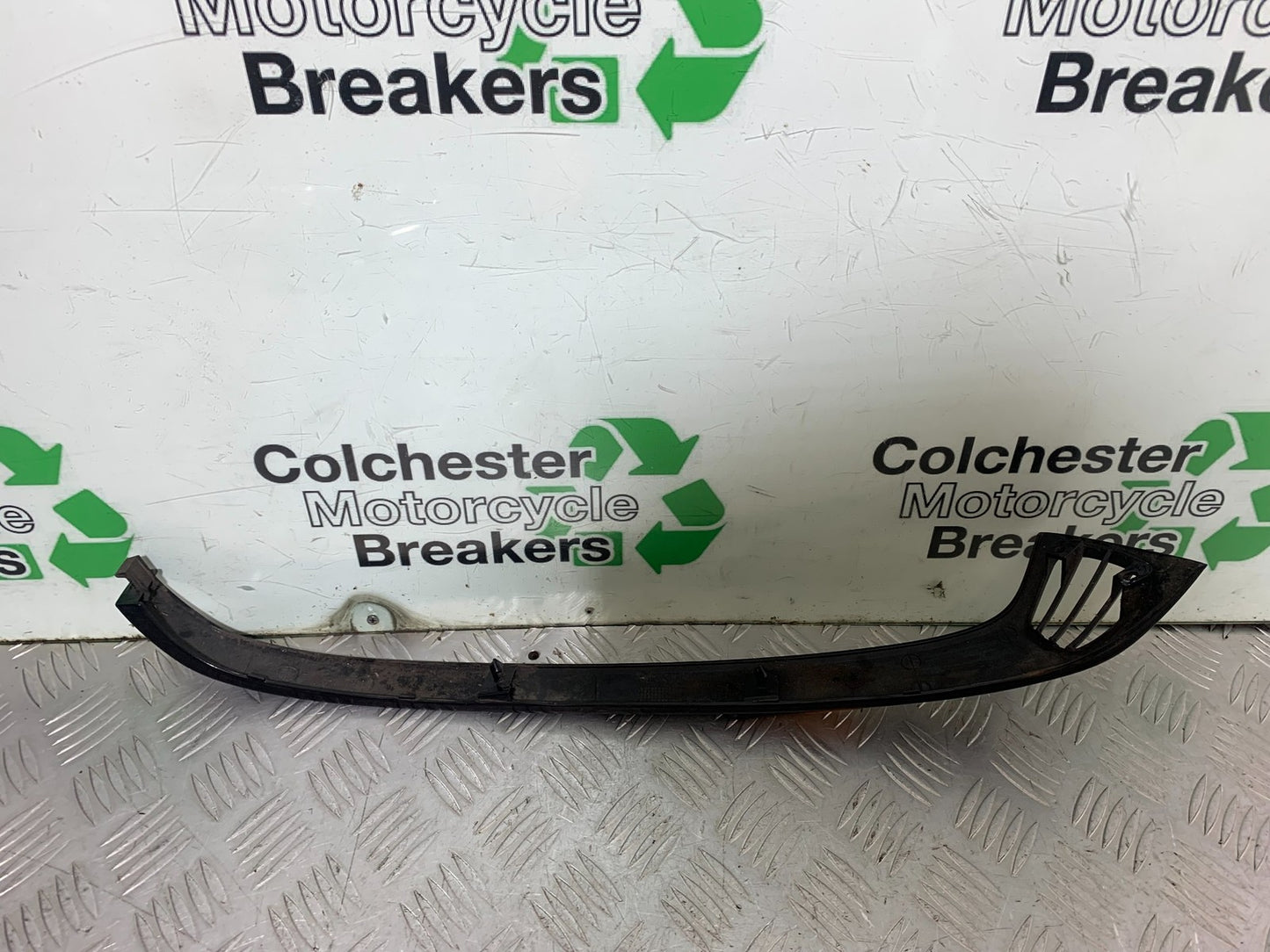 PIAGGIO VESPA LX50 LX S 50 SIDE INFILL TRIM    YEAR 2007-2016 (CMB1290)