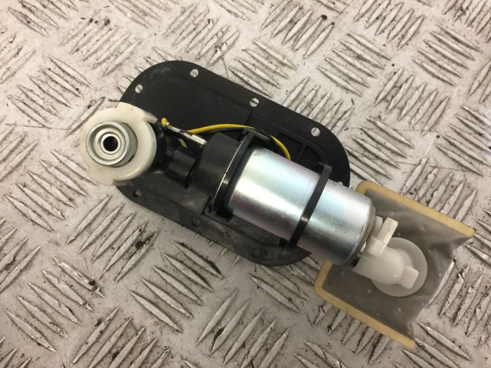 HYOSUNG GT250 PETROL PUMP  YEAR 2010 (STOCK 682)