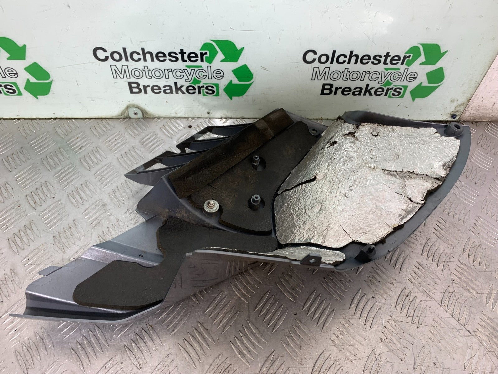 KAWASAKI GTR1400 GTR 1400 LEFT MIDDLE FAIRING PANEL   YEAR 2007-2009 (CMB1306)