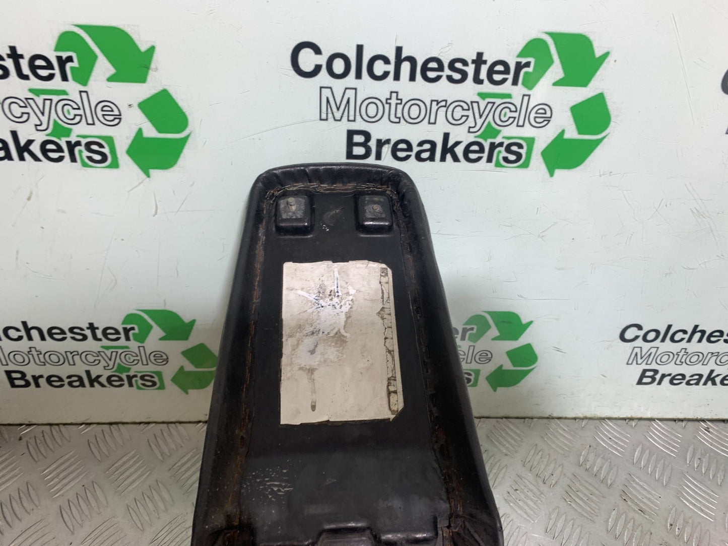 HONDA VT700 VT 700 SHADOW REAR SEAT  YEAR 1984-85 (CMB1328)