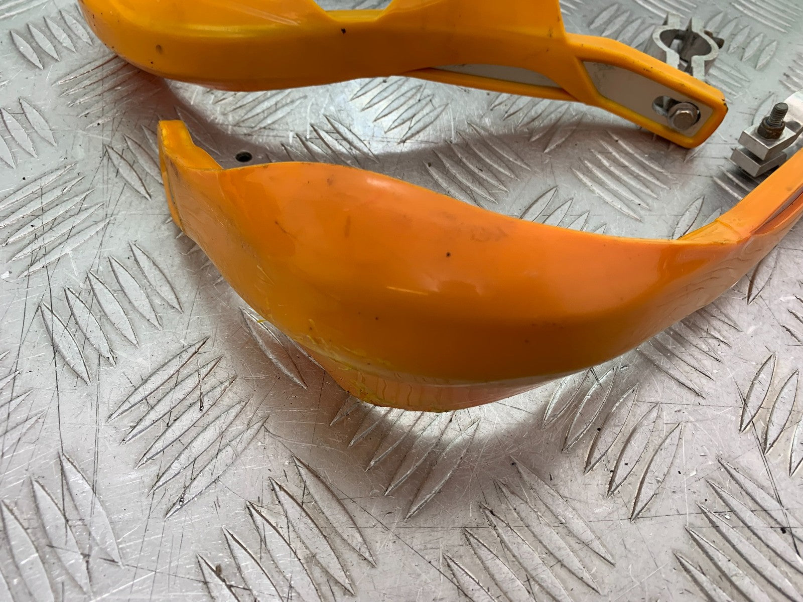 QINGQI QM125 GY-2B HAND GUARDS YEAR 2016 (CMB1228)