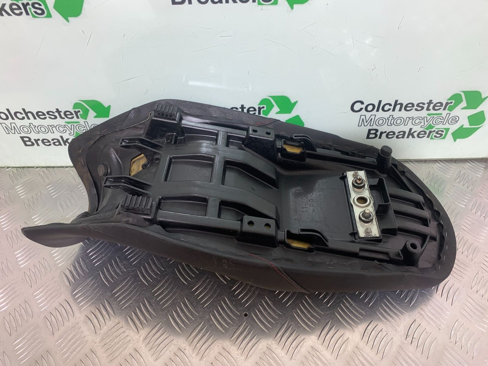 SUZUKI DL 650 V-STROM SEAT  YEAR 2016 (STOCK 996)