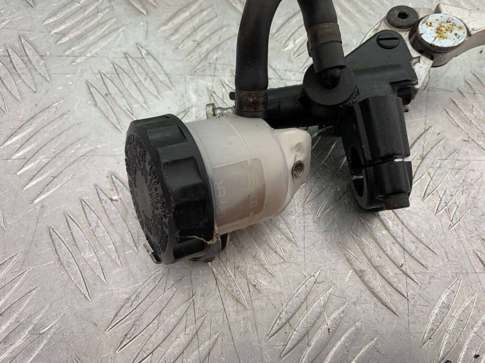 TRIUMPH 955i SPRINT ST FRONT MASTER CYLINDER  YEAR 1999-04 (CMB1230)