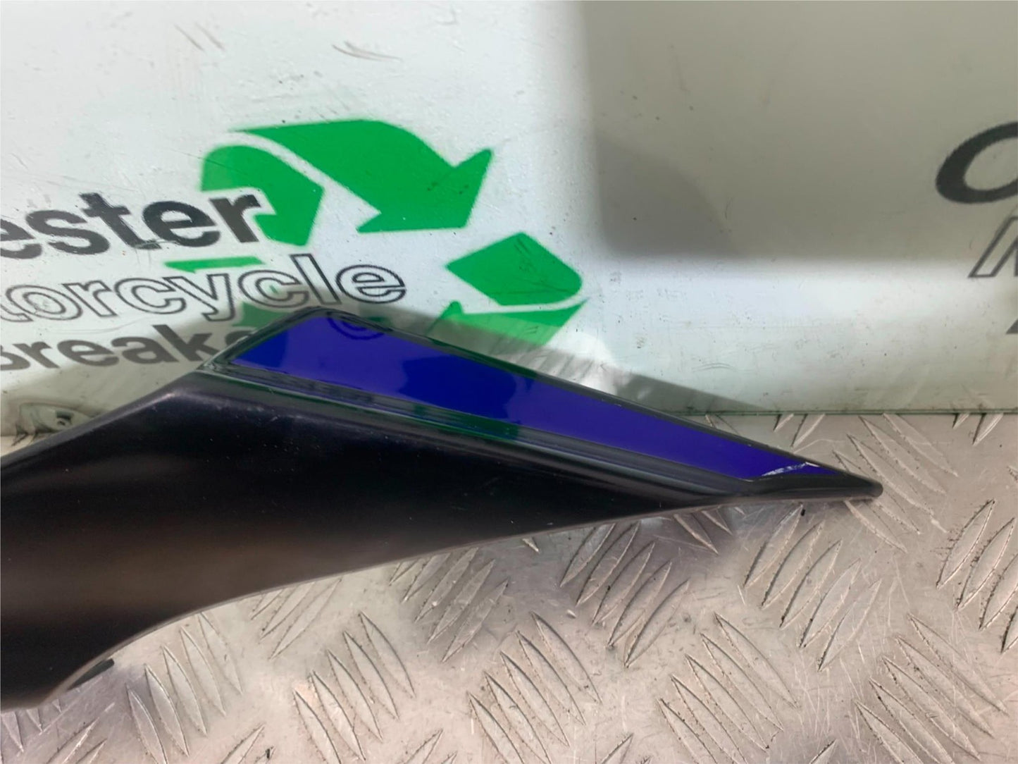 YAMAHA YZF-R125 YZF 125 LEFT SEAT PANEL  YEAR 2019-2022 (CMB1263)