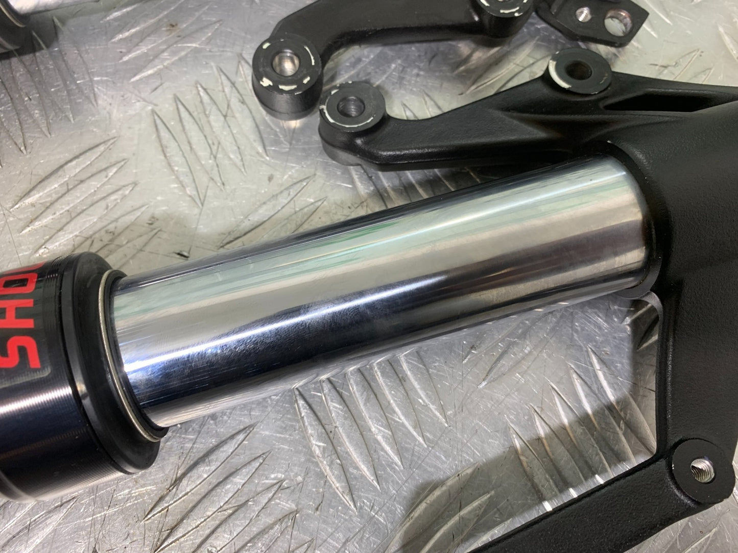 TRIUMPH TRIDENT 660 FORKS YEAR 2021-2024 (CMB1295)