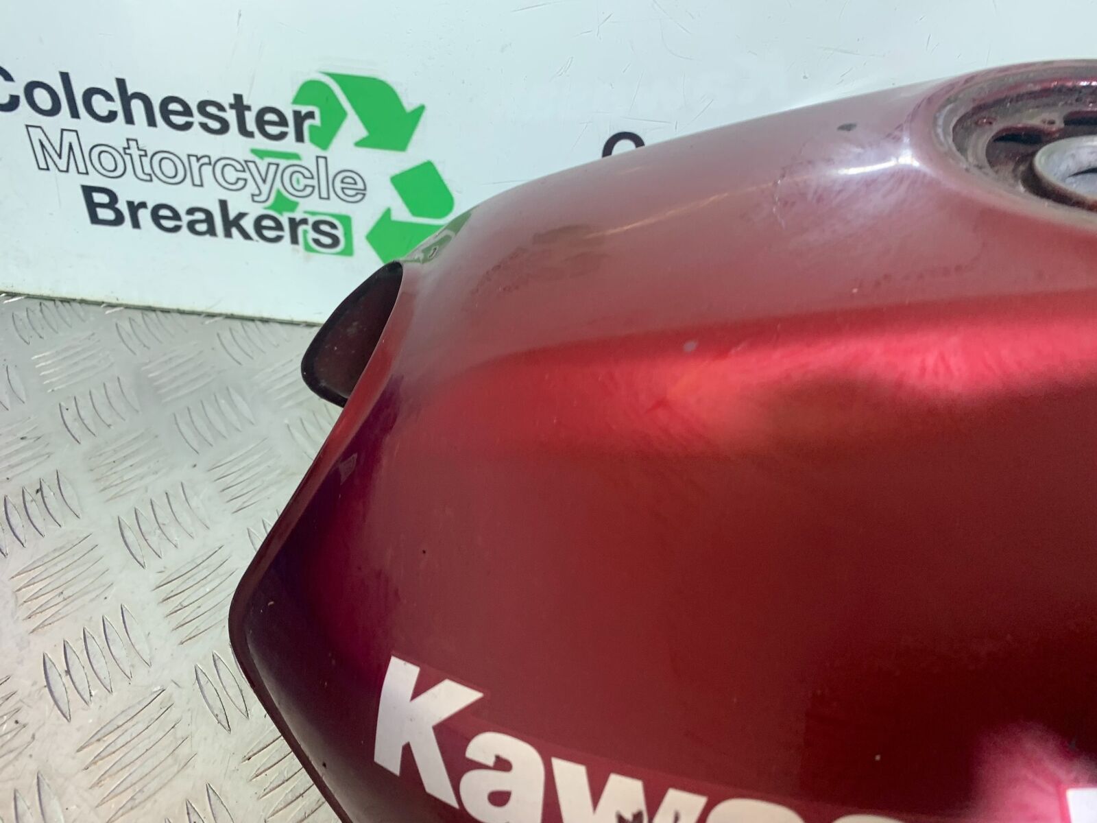 KAWASAKI Z750 ZR750 ZR-7S PETROL TANK  YEAR 1999-05 (CMB1135)