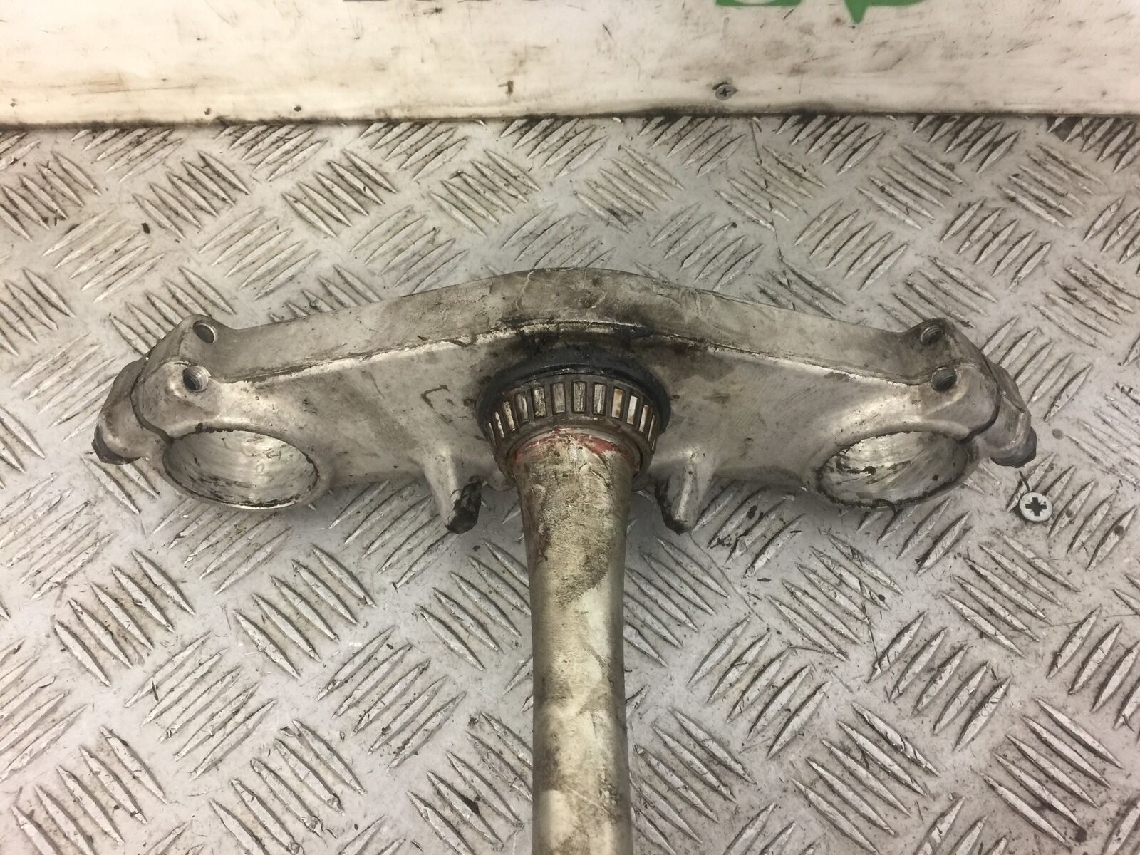 KAWASAKI ZX6R ZX636 BOTTOM YOKE   YEAR 2002  (STOCK 484)