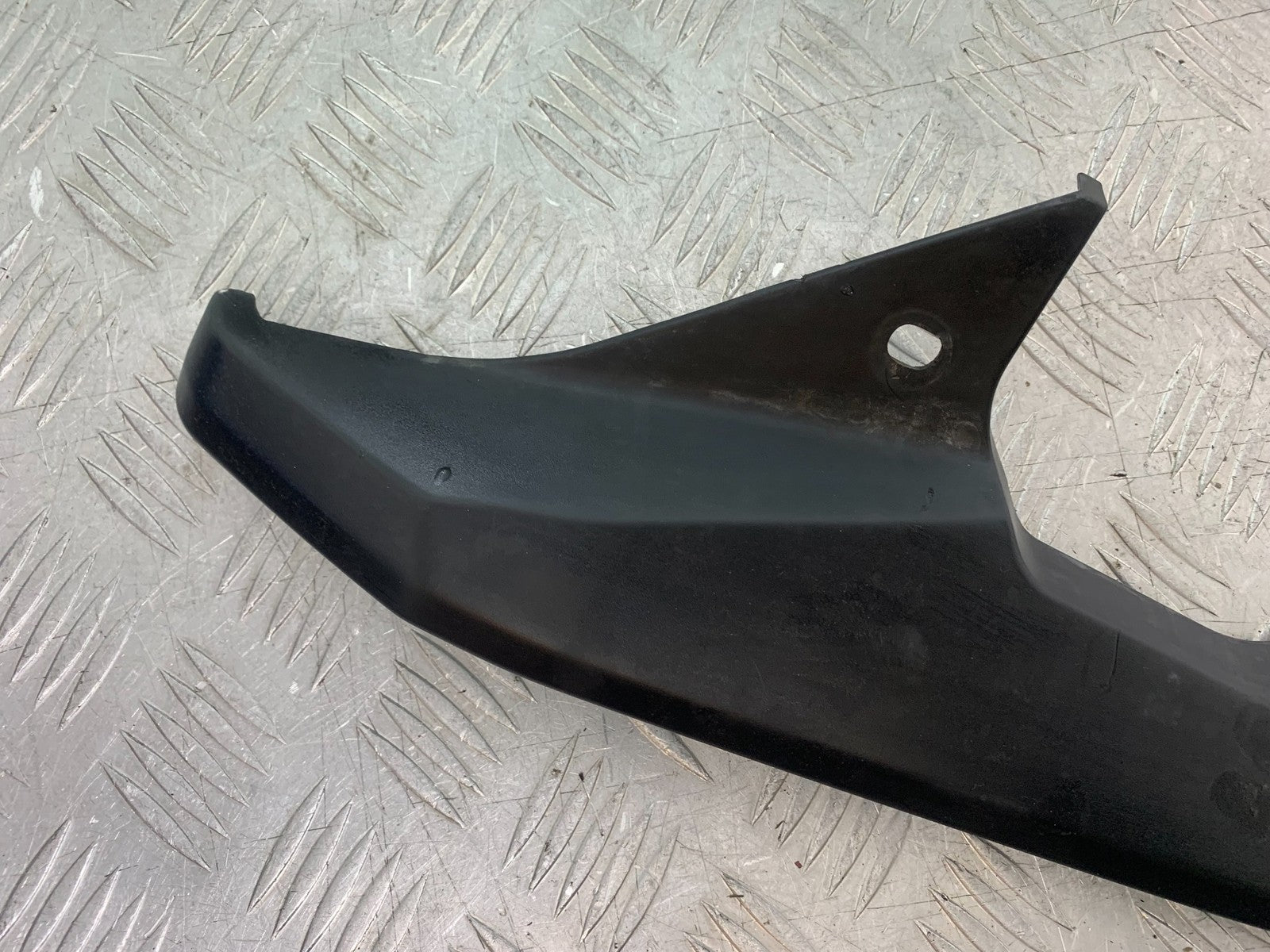 YAMAHA FZS600 FAZER 600 LEFT TOP FAIRING INFILL PANEL  YEAR 1998-2001 (CMB1267)