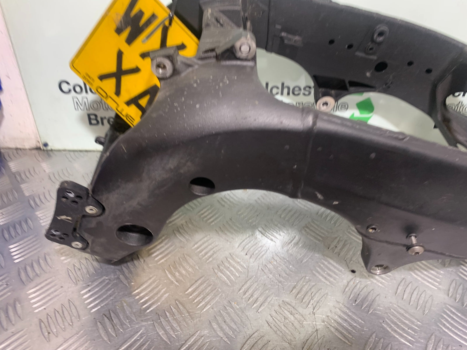 YAMAHA YZF R1 FRAME REG LOG BOOK    YEAR 2004-2006 (CMB1155)
