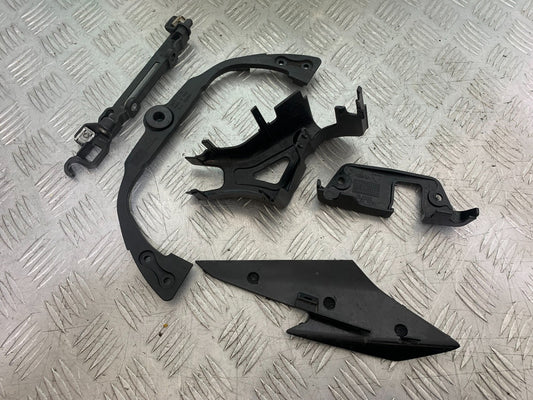 APRILIA TUONO 1000 V4R INFILL PANELS   YEAR 2011-13  (CMB1316)