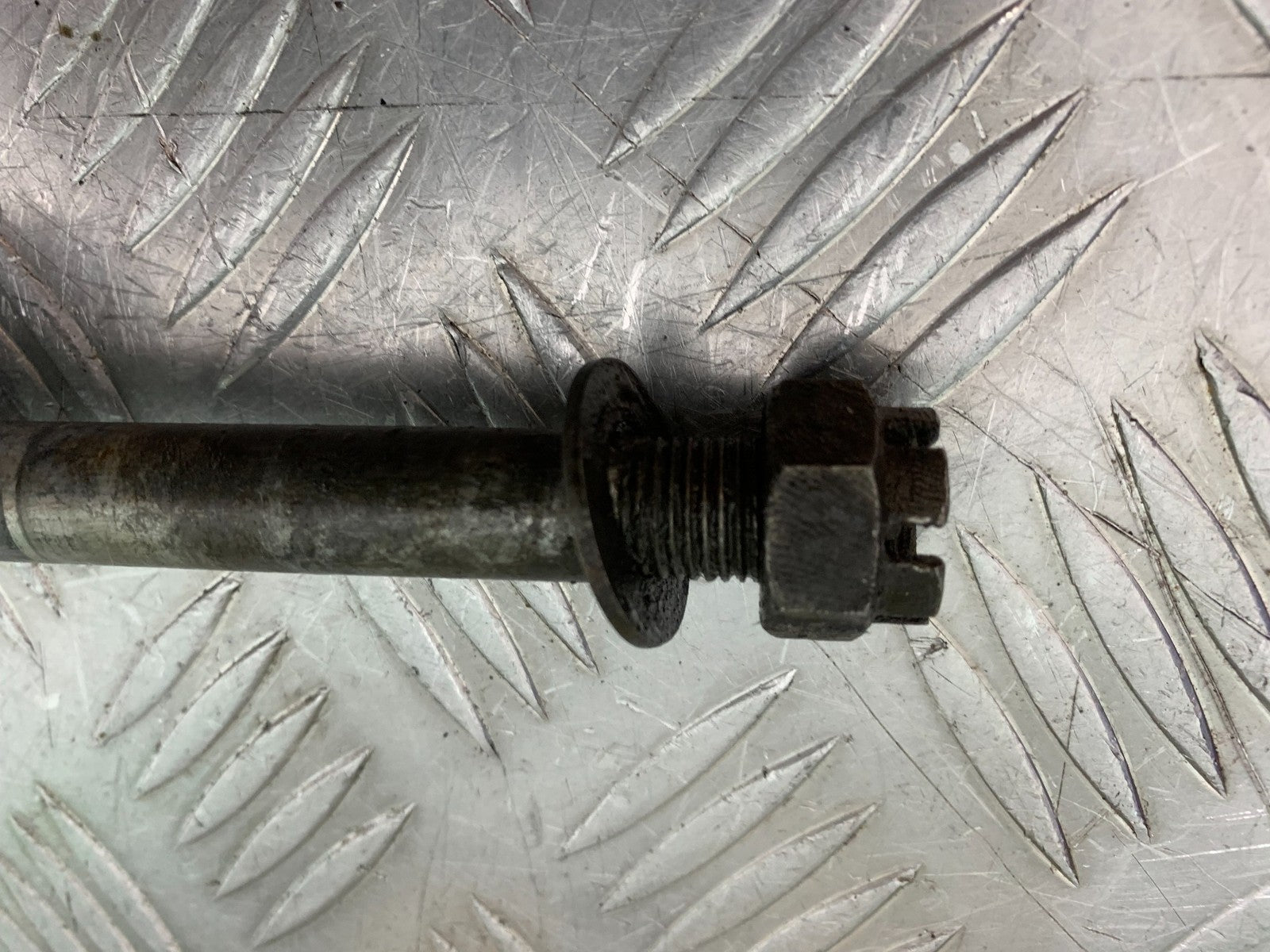 KAWASAKI KLR250 KLR 250 FRONT WHEEL SPINDLE  YEAR 1984-2001 (CMB1225)