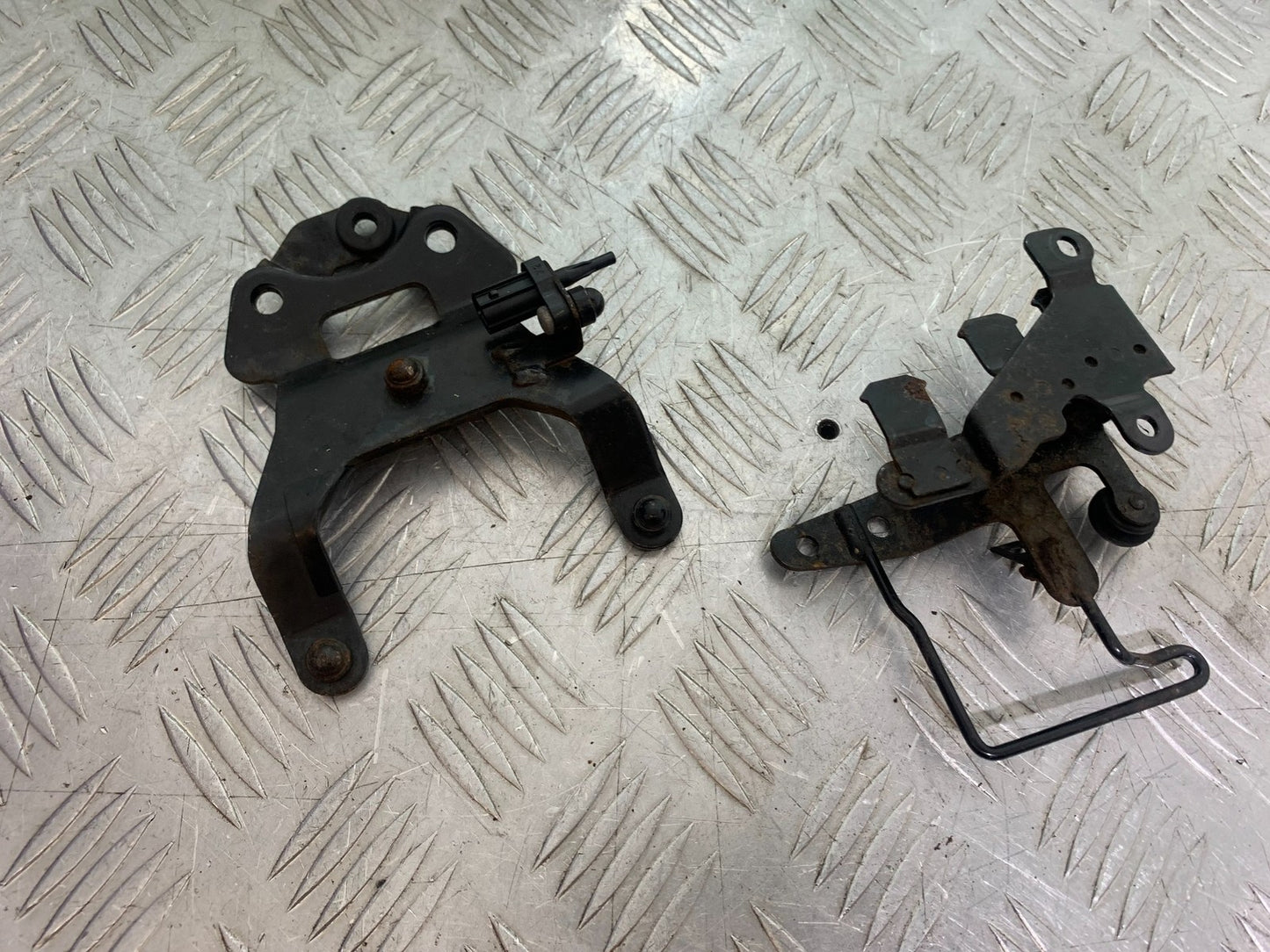 YAMAHA XVS 1300 MIDNIGHT STAR FRAME BRACKETS  YEAR 2007-16 (CMB1200)