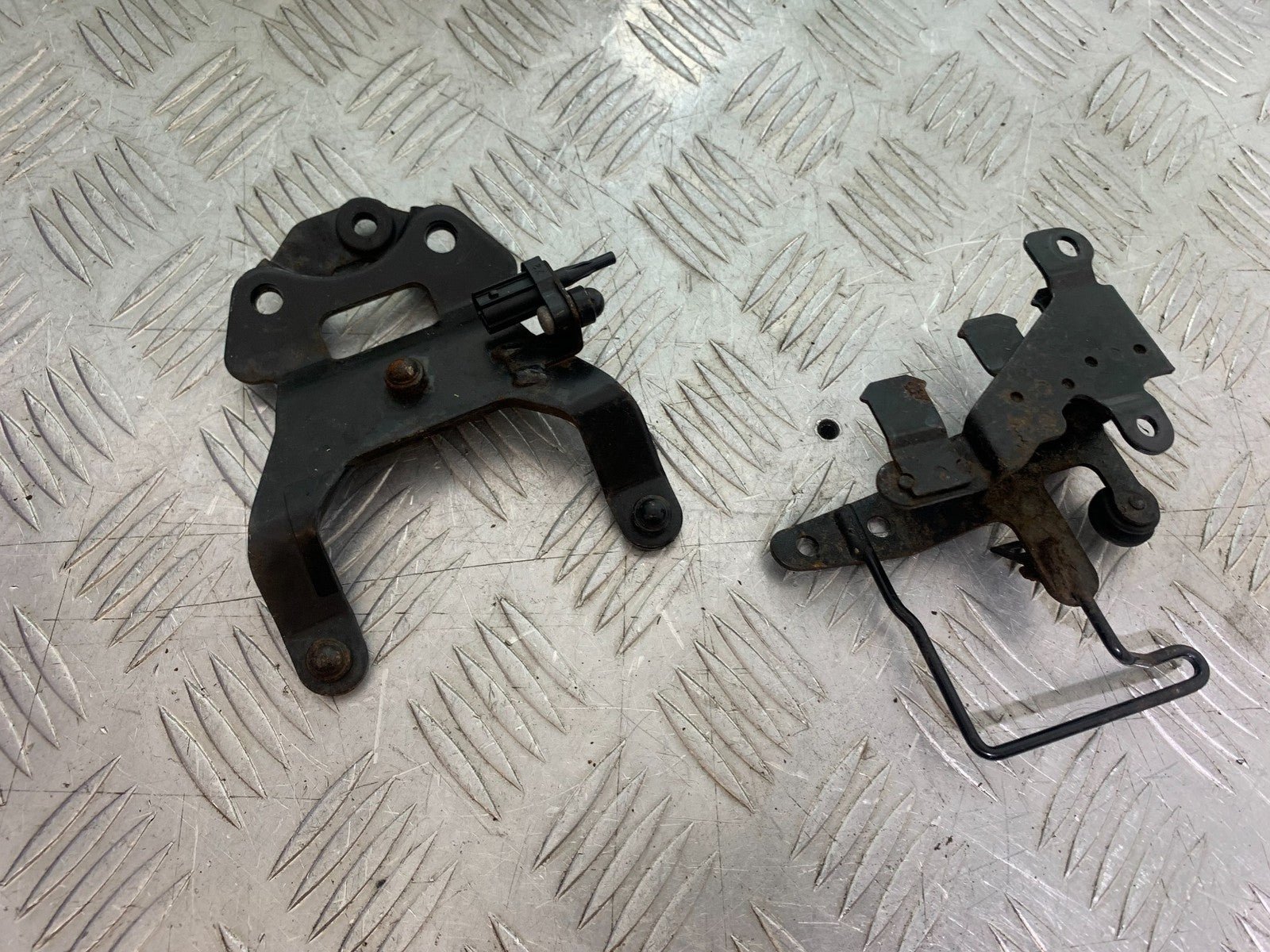YAMAHA XVS 1300 MIDNIGHT STAR FRAME BRACKETS  YEAR 2007-16 (CMB1200)