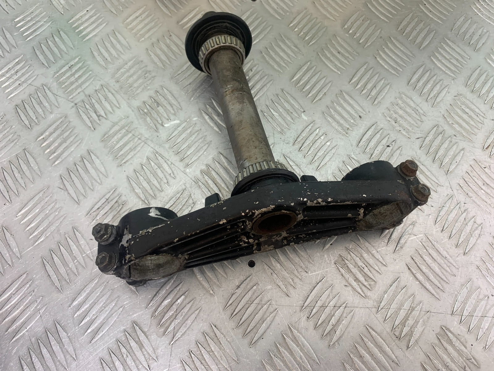 KAWASAKI ZZR1100 D BOTTOM YOKE   YEAR 1993-2001 (CMB1164)