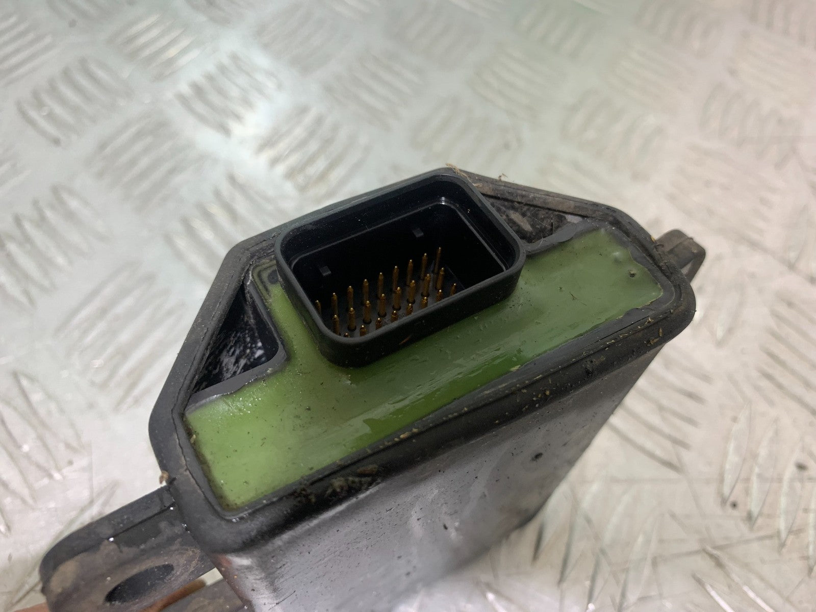 DUCATI 937 MONSTER ECU IGNITION (NO KEY)  YEAR 2021-2024 (CMB1270)