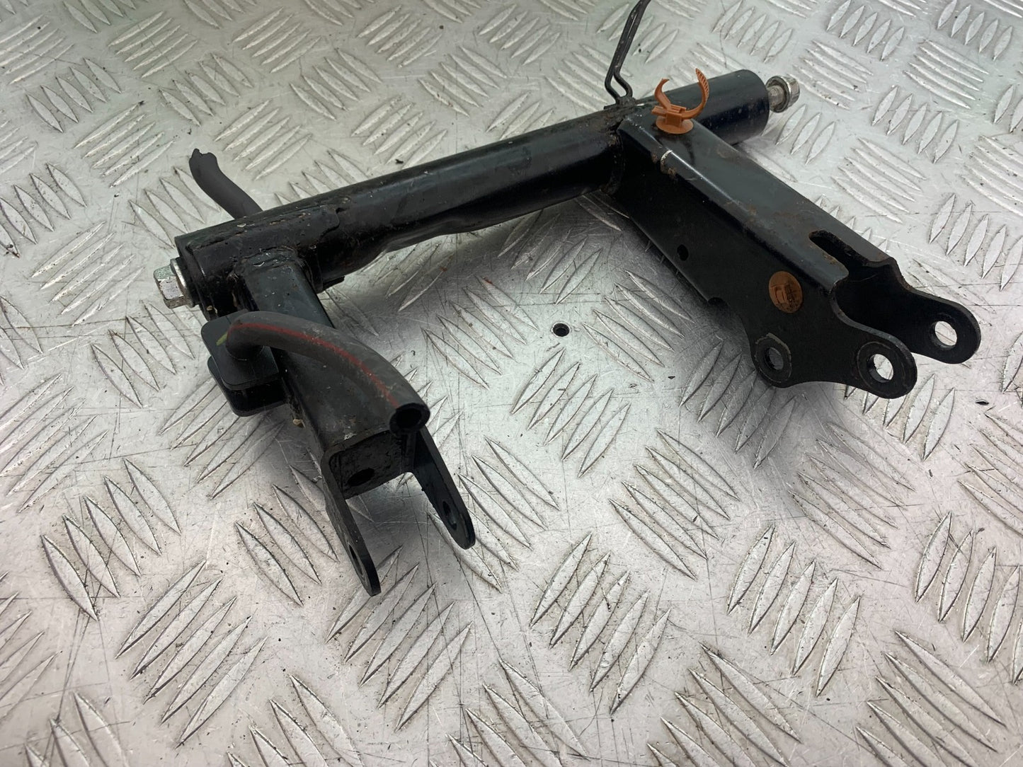 YAMAHA NMAX-125 N MAX 125 ENGINE BRACKET  YEAR 2015-2020  (CMB1231)