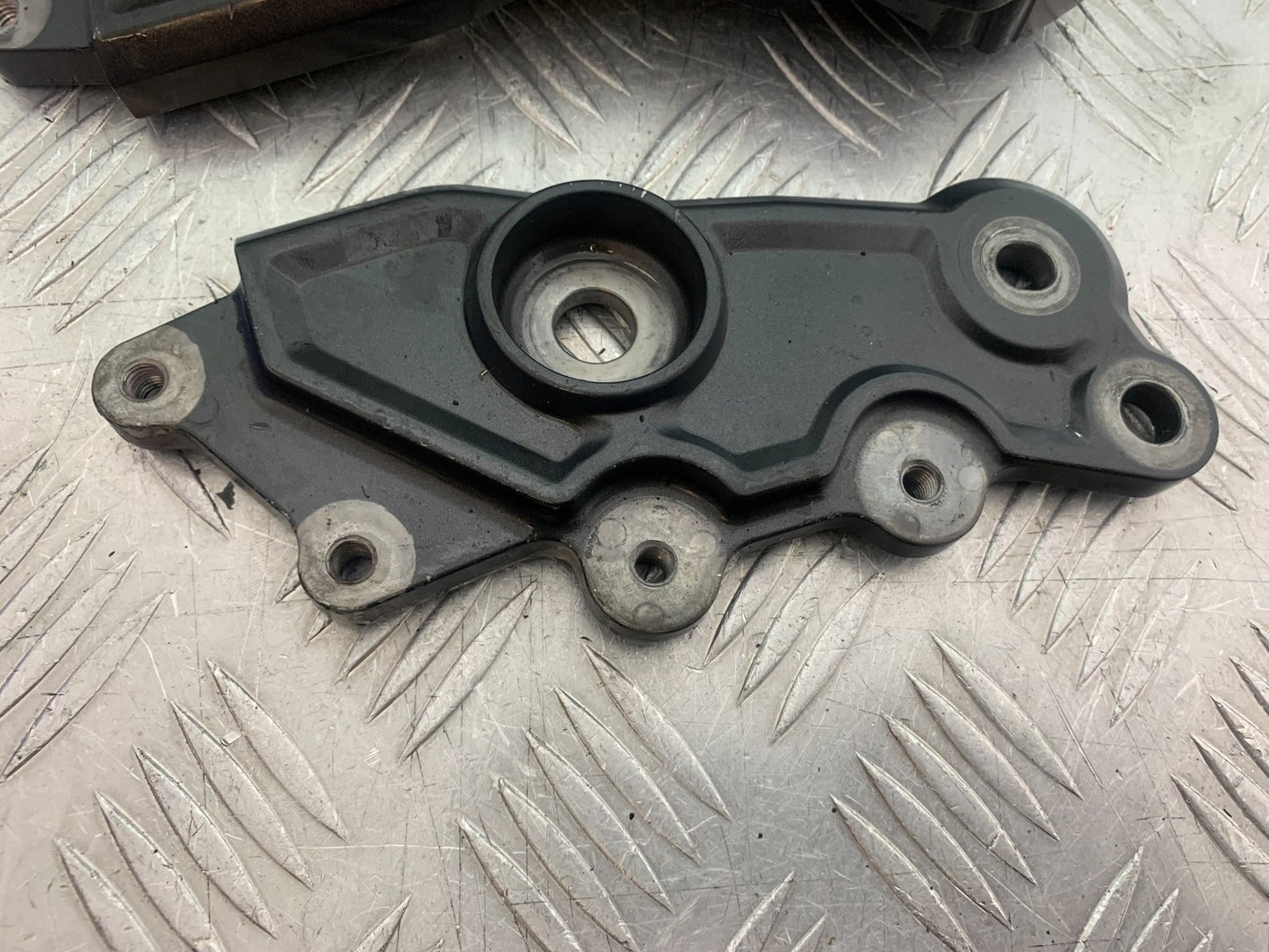 YAMAHA YZF R7 HANGER FRAME MOUNTS   YEAR 2022-2025 (CMB1255)