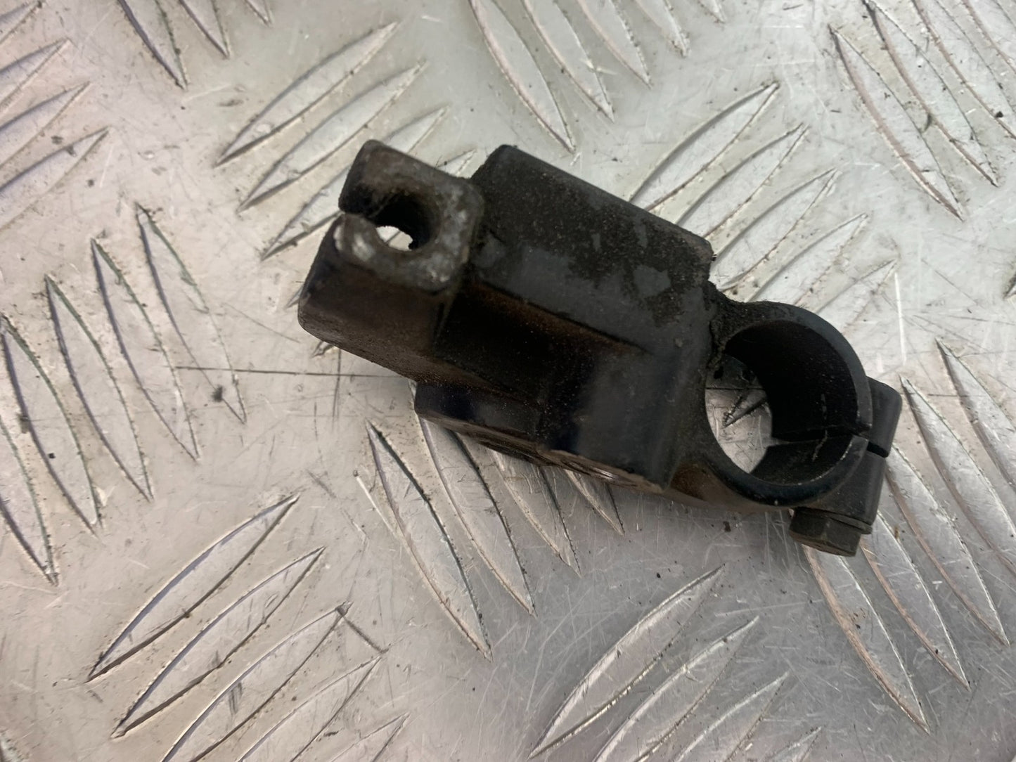 KAWASAKI GT550 GT 550 CLUTCH LEVER BRACKET    YEAR 1989-1994